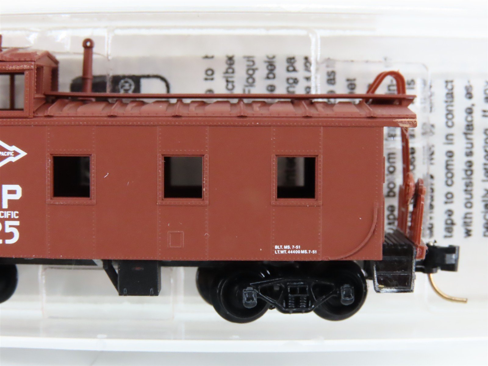 N Scale Micro-Trains MTL 100,010 T&P Texas & Pacific Railroad 36' Caboose #2525