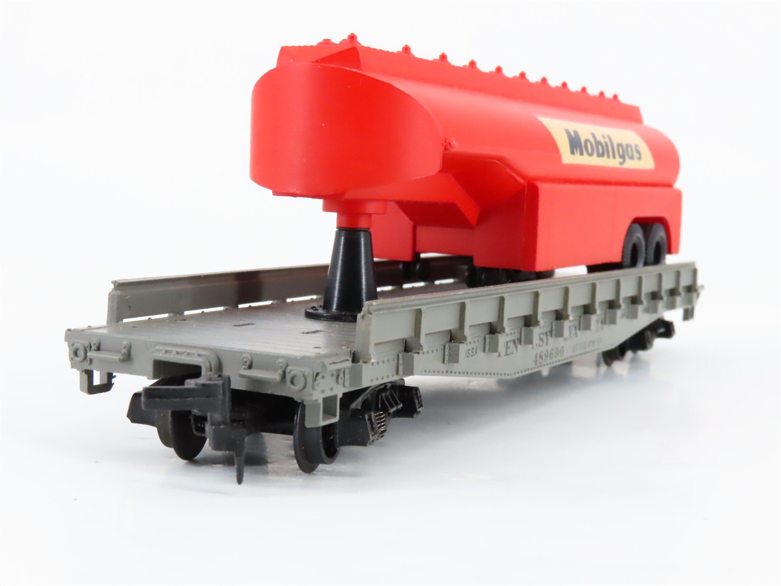 HO Scale Rivarossi PRR Pennsylvania Flat Car #489690 w/ Mobilgas Tank Trailer