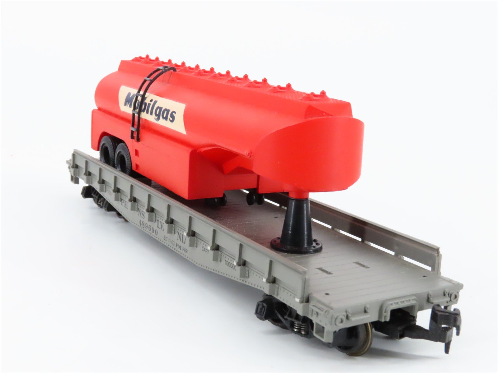HO Scale Rivarossi PRR Pennsylvania Flat Car #489690 w/ Mobilgas Tank Trailer
