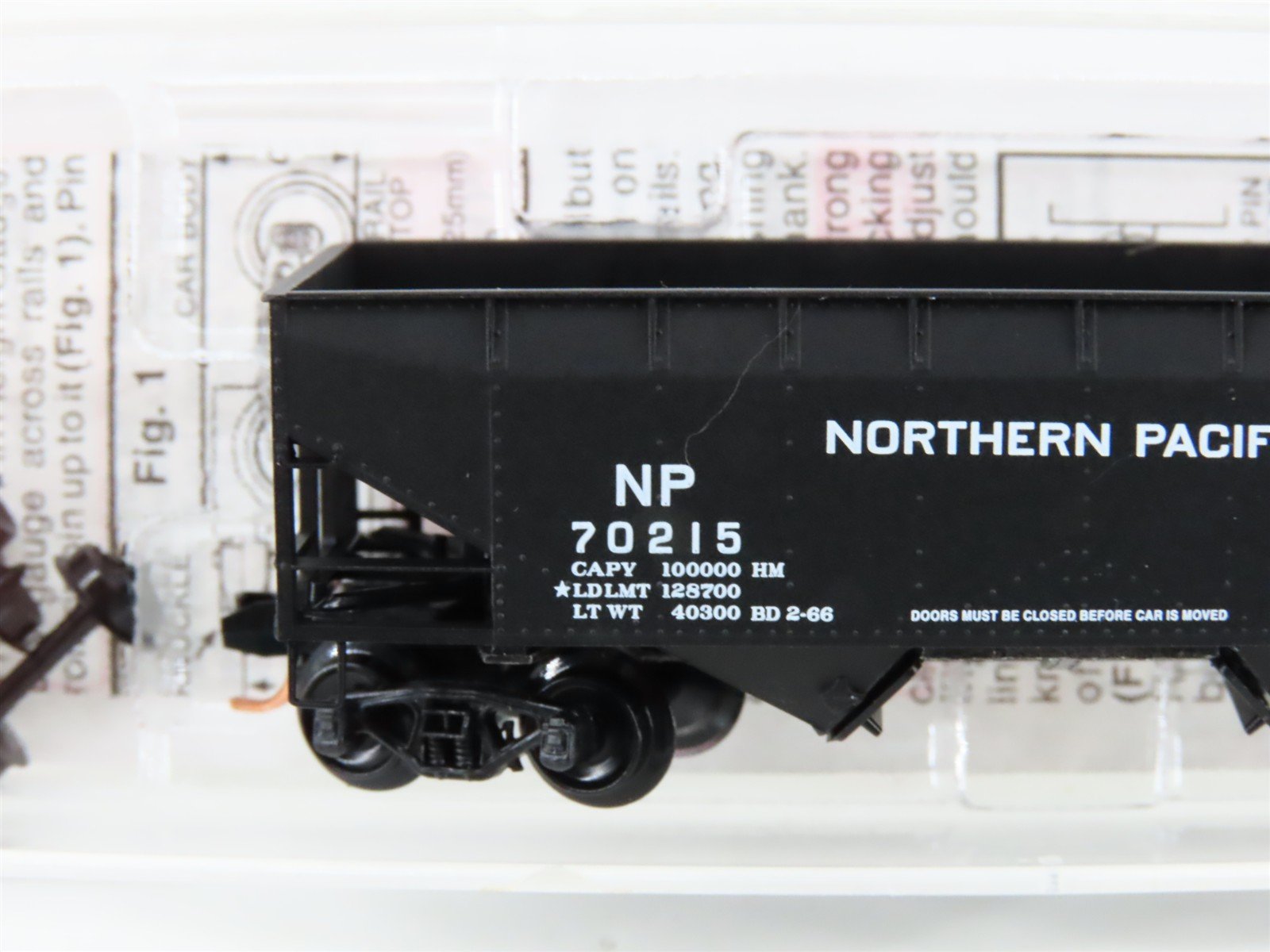 N Scale Micro-Trains MTL 55080 NP Northern Pacific 33' 2-Bay Hopper #70215