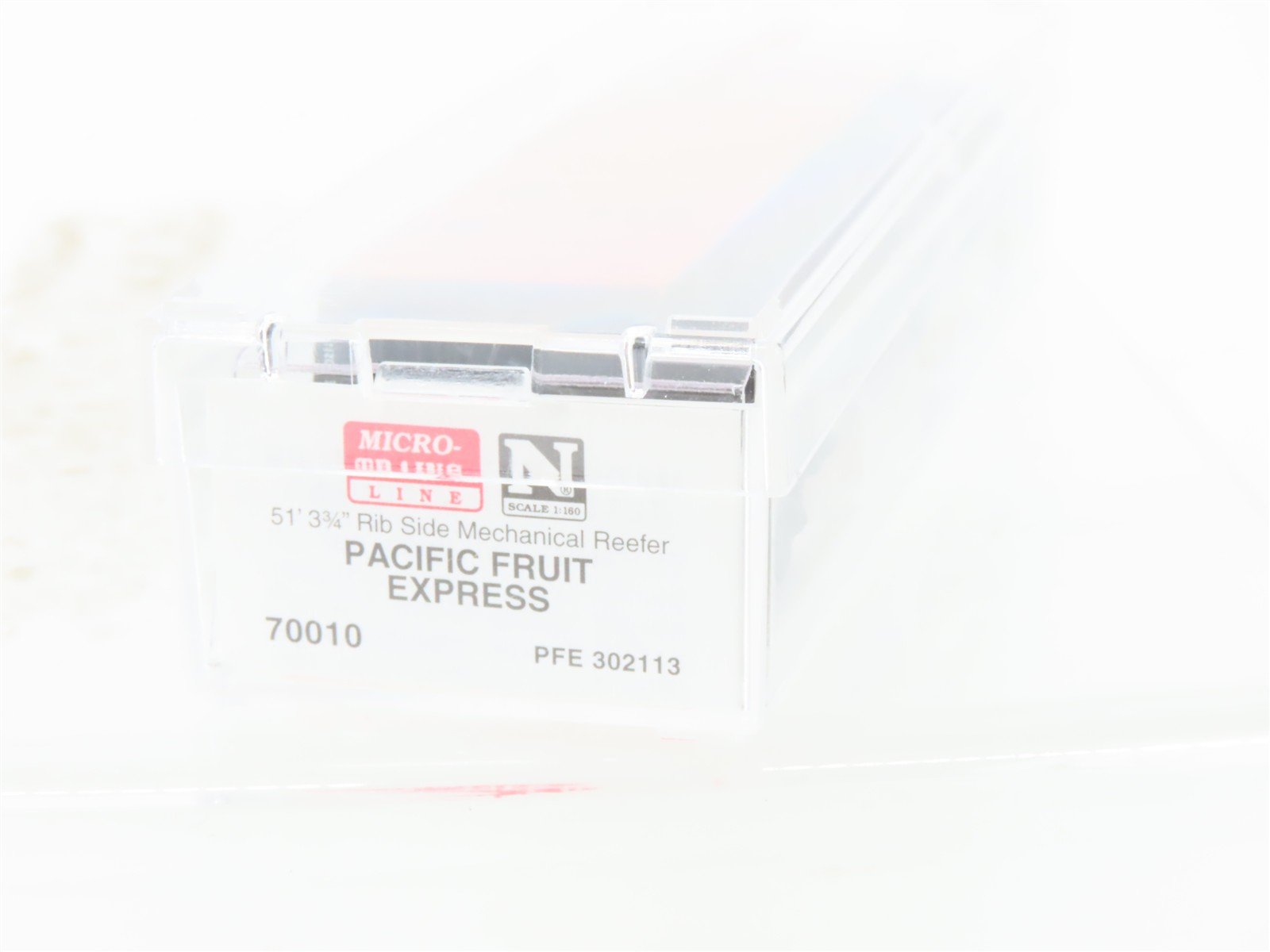 N Micro-Trains MTL 70010 PFE Pacific Fruit Express Mechanical Reefer #302113