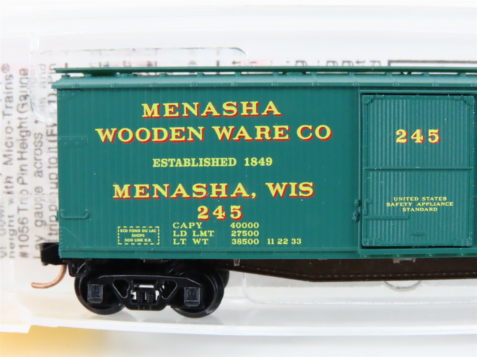 N Scale Micro-Trains MTL 39200 Menasha Wooden Ware 40' Single Door Box Car #245