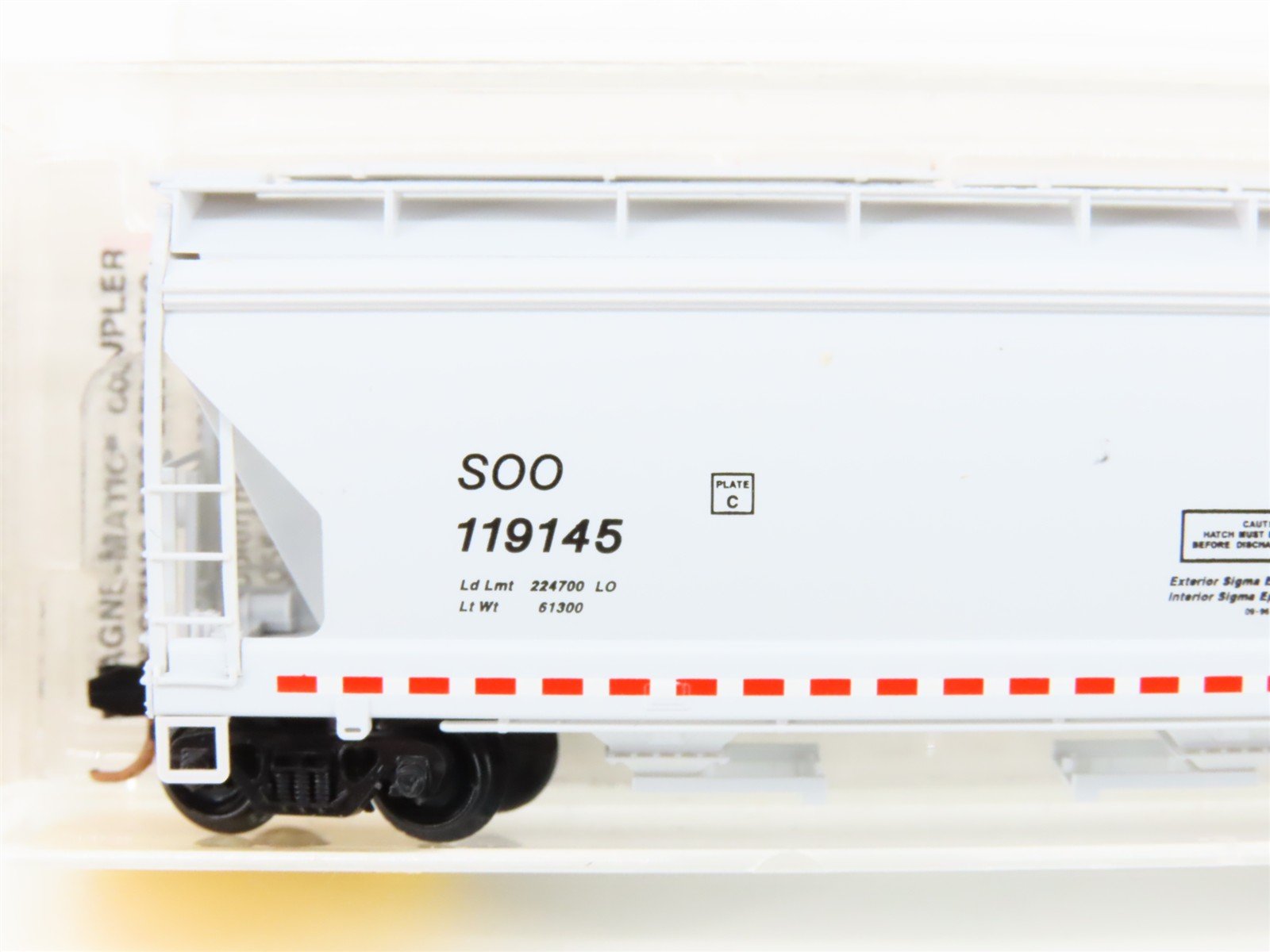N Scale Micro-Trains MTL 94140 SOO Canadian Pacific 3-Bay Covered Hopper #119145