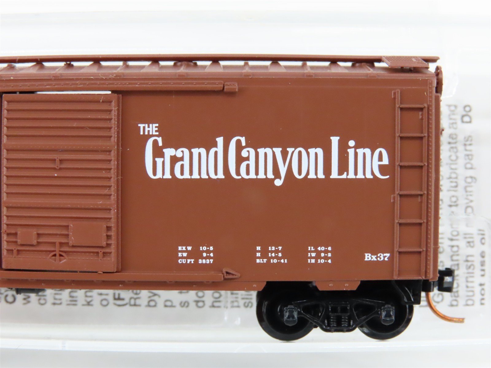 N Micro-Trains MTL 20060 ATSF Santa Fe Grand Canyon Line 40' Box Car #143582