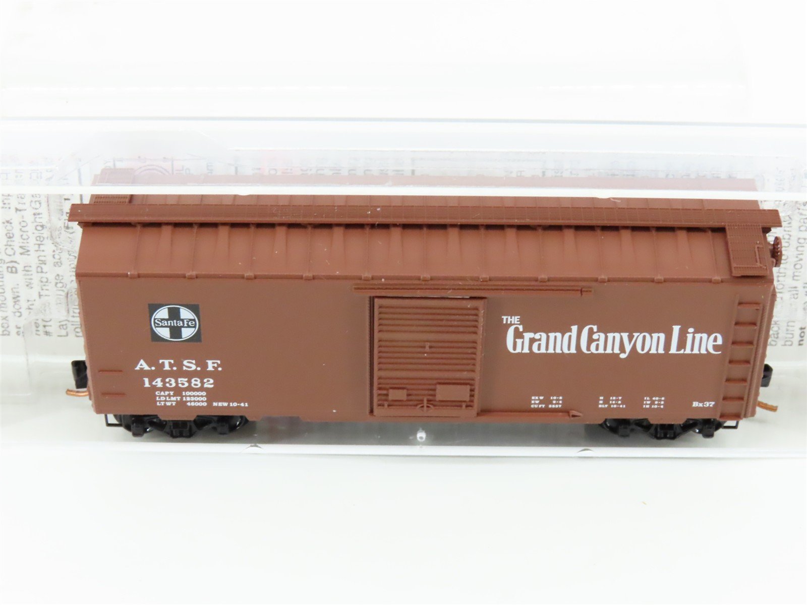 N Micro-Trains MTL 20060 ATSF Santa Fe Grand Canyon Line 40' Box Car #143582