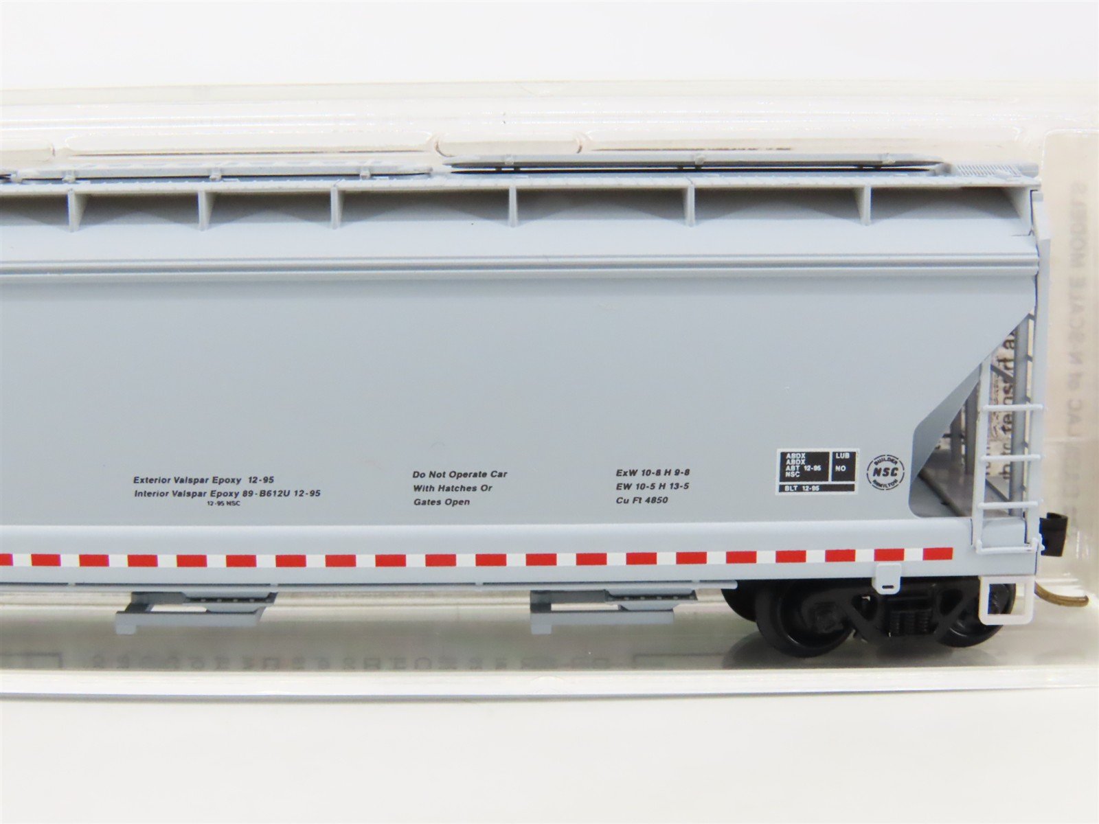 N Micro-Trains MTL 94090 SOO CP Rail 3-Bay Center Flow Covered Hopper #116960
