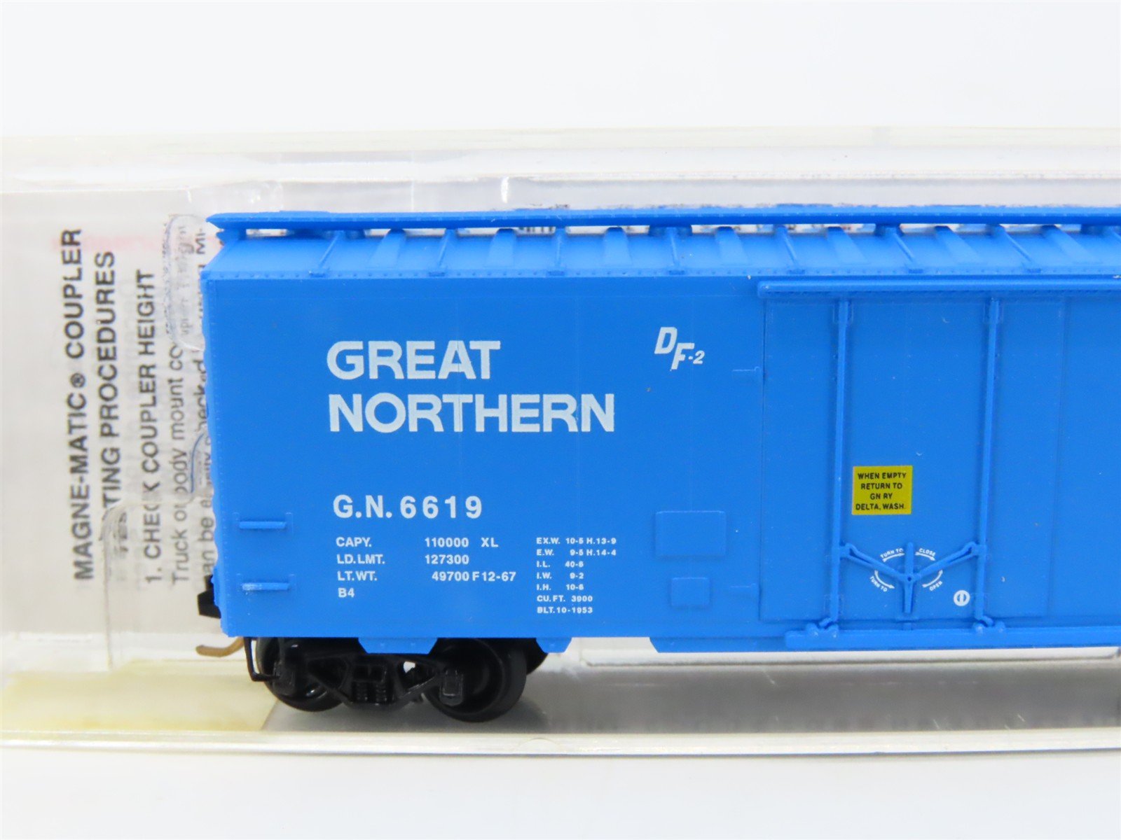 N Scale Micro-Trains MTL 21040 GN Great Northern 40' Plug Door Box Car #6619
