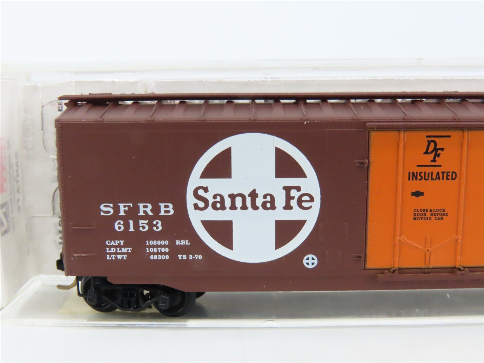 N Scale Micro-Trains MTL 32050/1 SFRB Santa Fe 50' Plug Door Box Car #6153