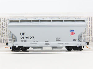 N Scale Micro-Trains MTL 09200301 UP Union Pacific 2-Bay Covered Hopper #219227