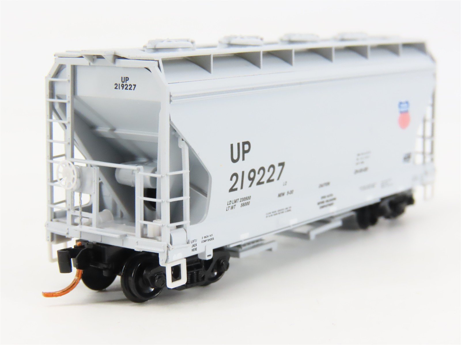 N Scale Micro-Trains MTL 09200301 UP Union Pacific 2-Bay Covered Hopper #219227