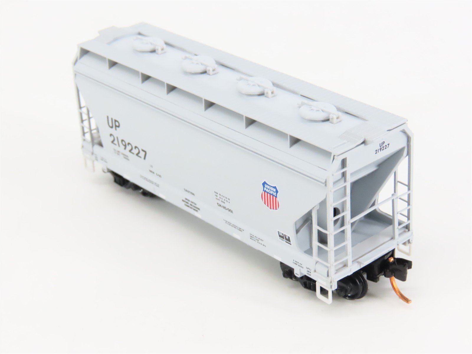 N Scale Micro-Trains MTL 09200301 UP Union Pacific 2-Bay Covered Hopper #219227