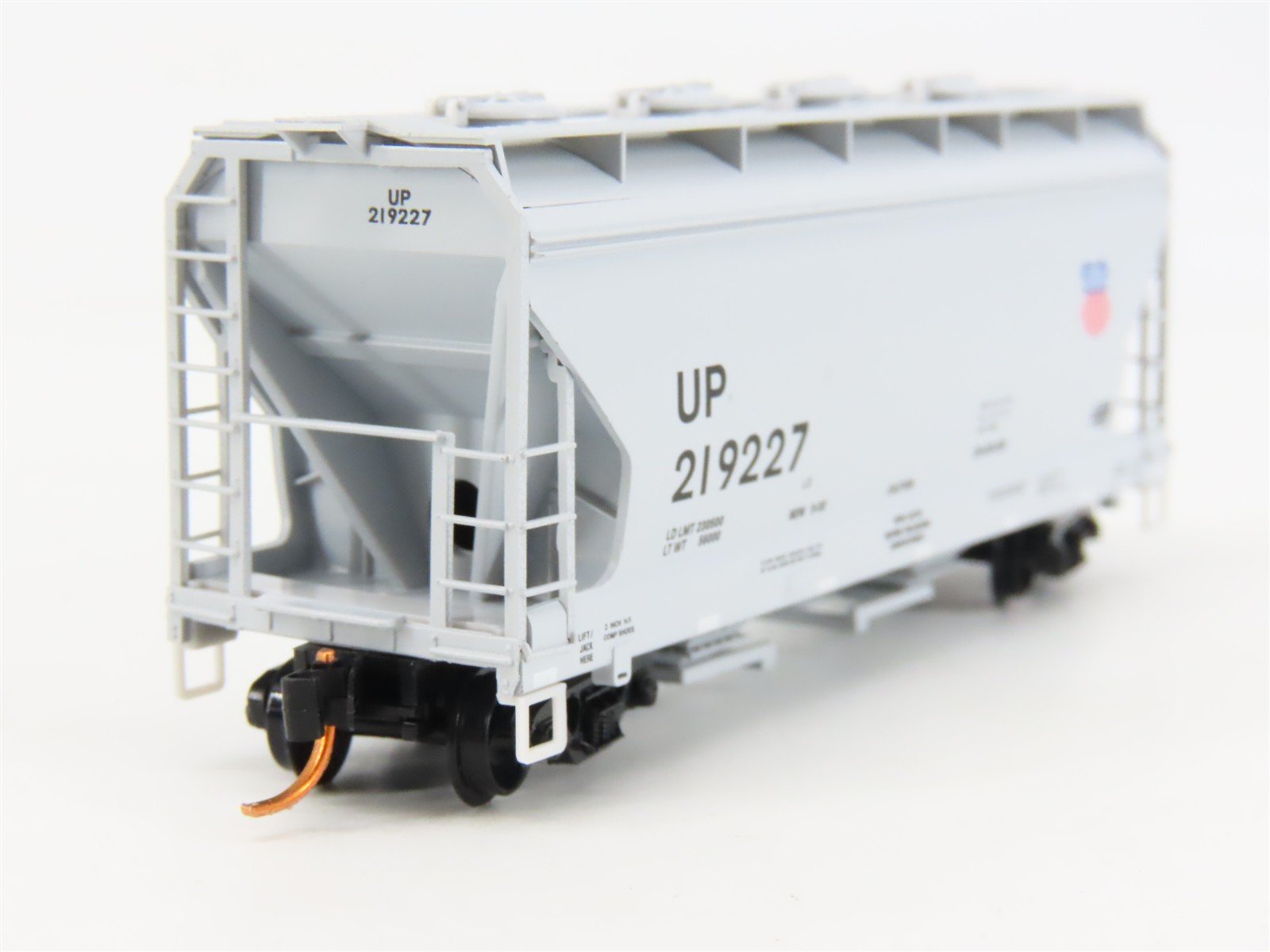 N Scale Micro-Trains MTL 09200301 UP Union Pacific 2-Bay Covered Hopper #219227