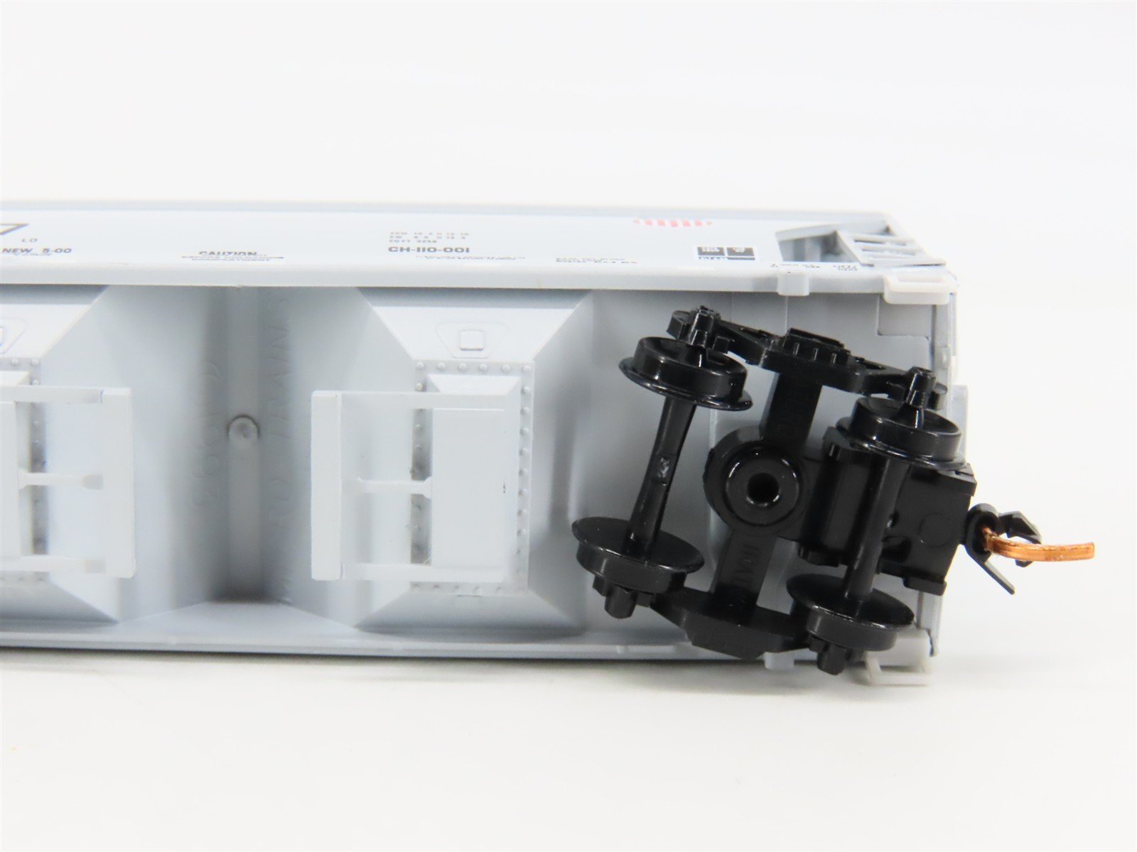 N Scale Micro-Trains MTL 09200301 UP Union Pacific 2-Bay Covered Hopper #219227