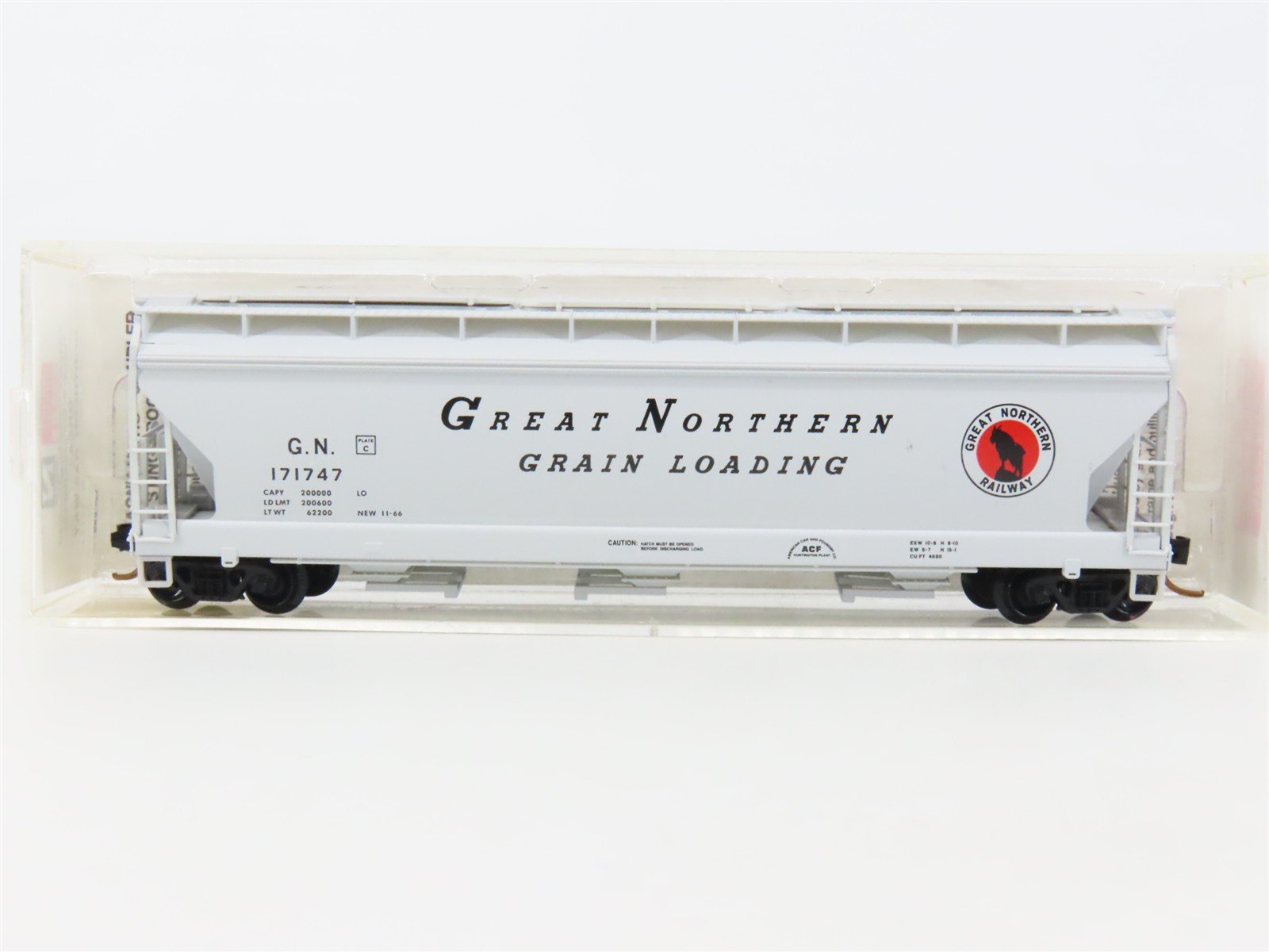 N Scale Micro-Trains MTL 94160 GN Great Northern 3-Bay Covered Hopper #171747