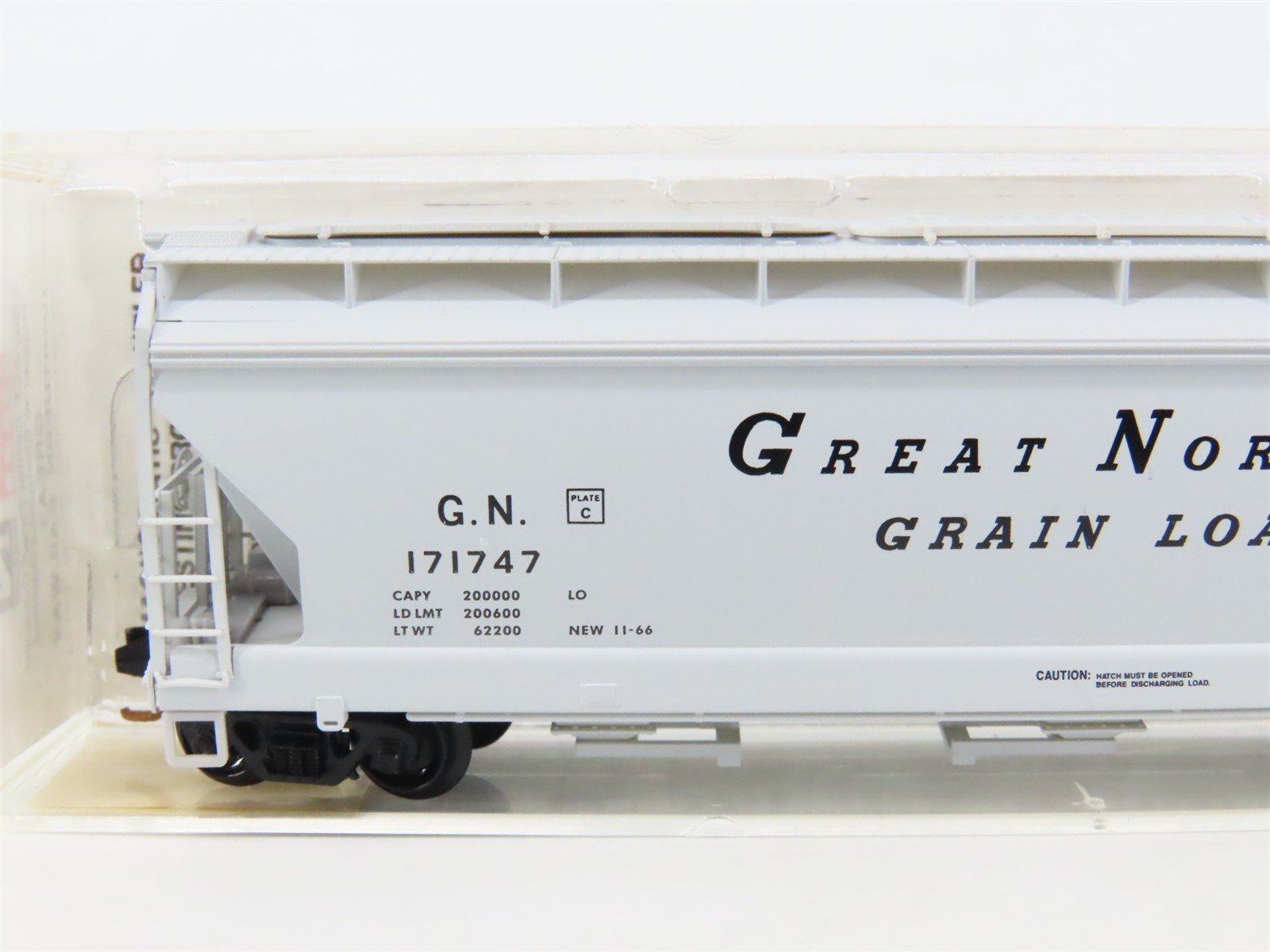 N Scale Micro-Trains MTL 94160 GN Great Northern 3-Bay Covered Hopper #171747