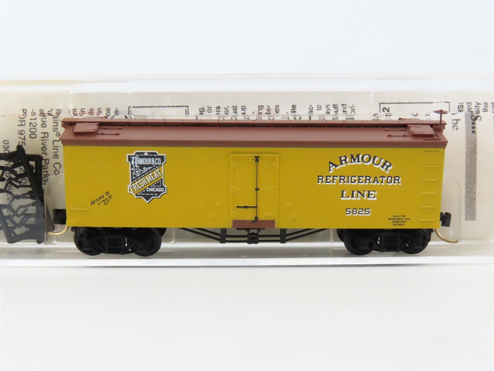 N Scale Micro-Trains MTL 58060 Armour Refrigerator Lines 36' Wood Reefer #5826