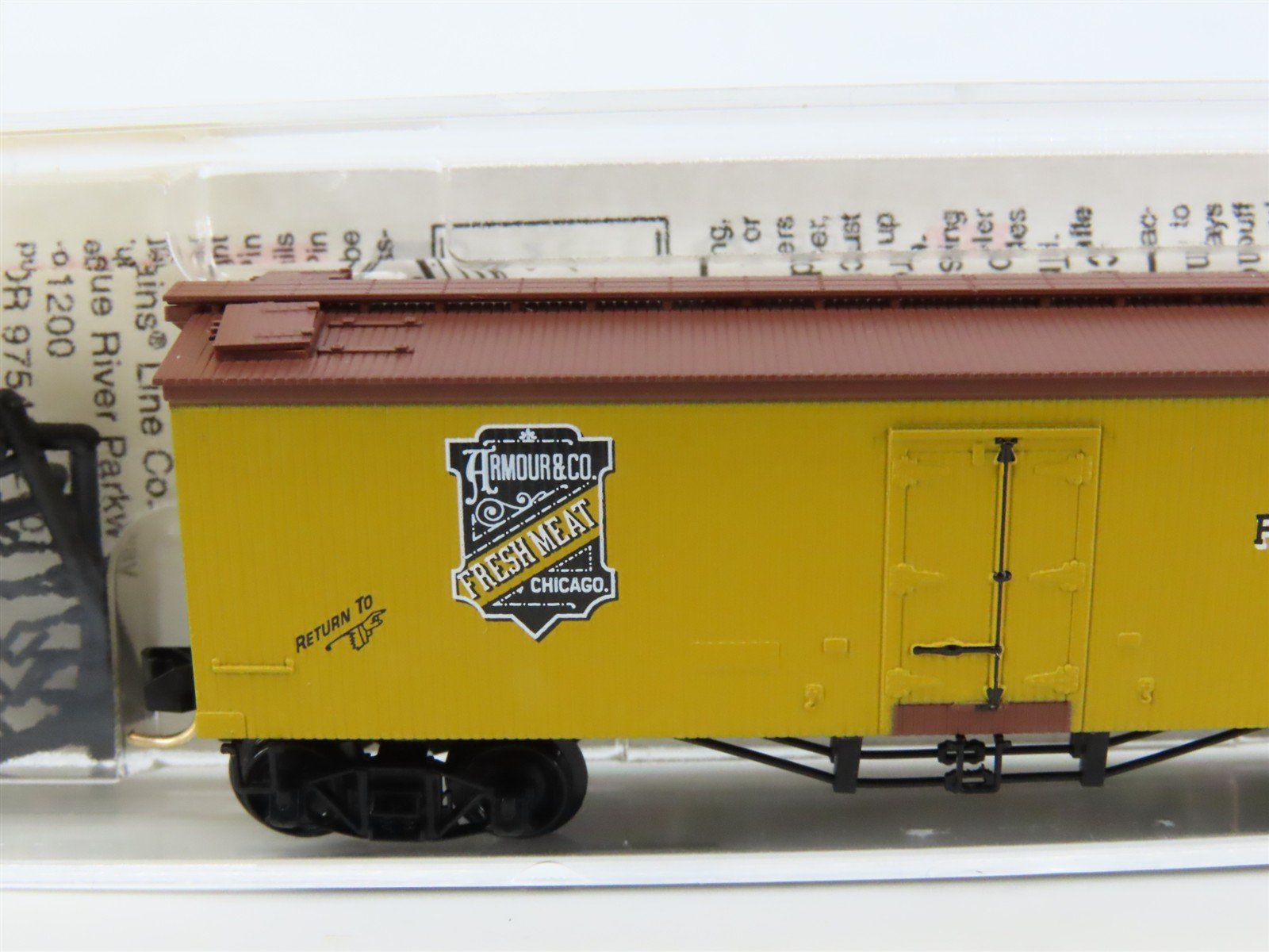 N Scale Micro-Trains MTL 58060 Armour Refrigerator Lines 36' Wood Reefer #5826