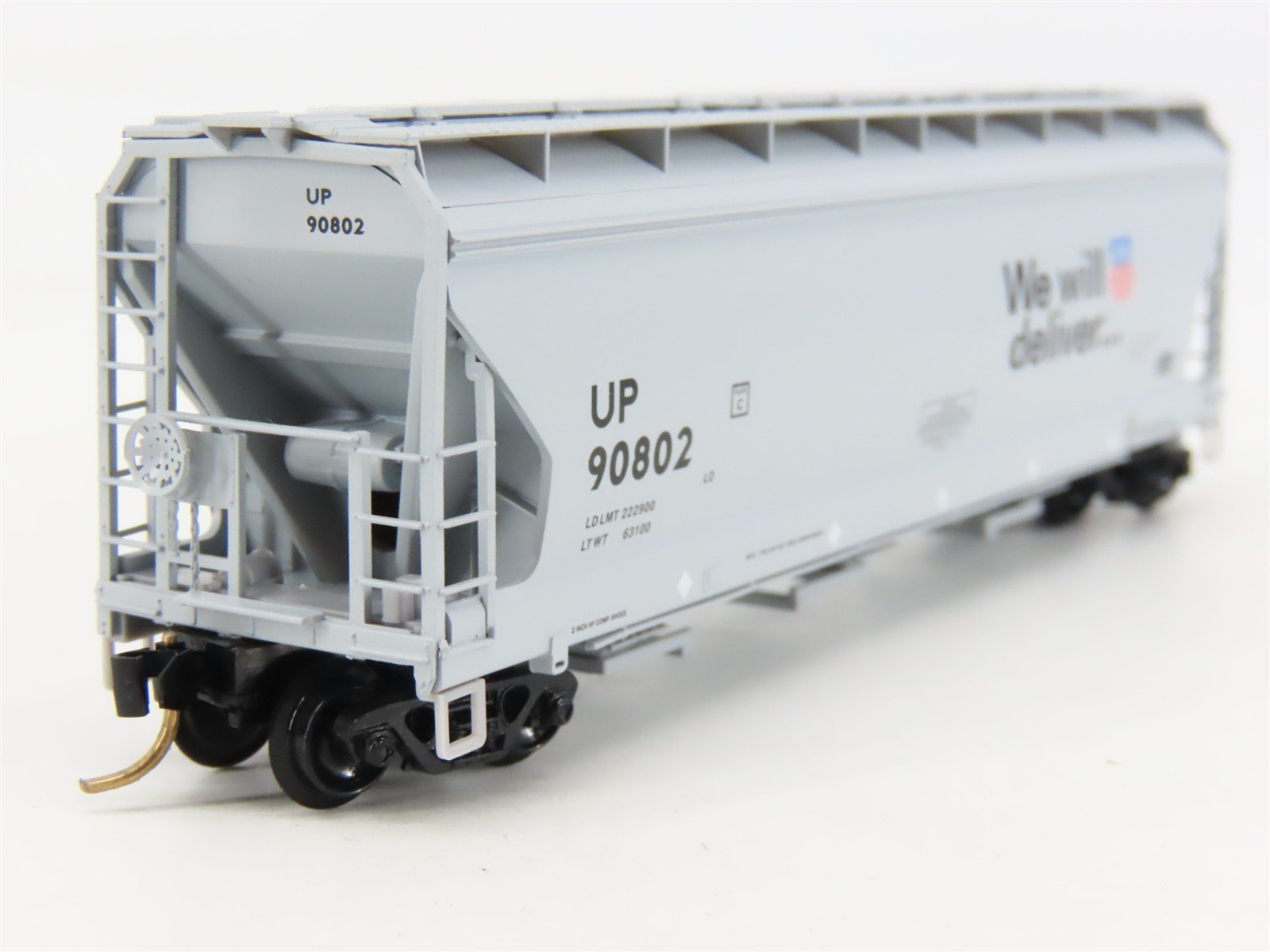 N Scale Micro-Trains MTL 94120 UP Union Pacific 3-Bay Covered Hopper #90802