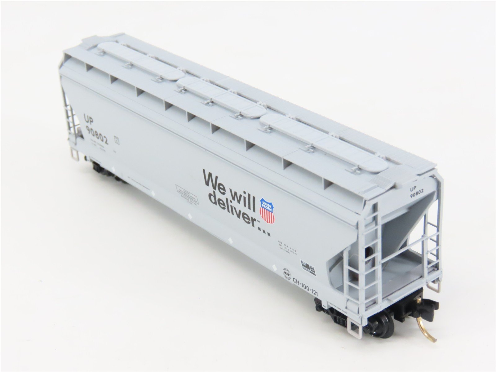 N Scale Micro-Trains MTL 94120 UP Union Pacific 3-Bay Covered Hopper #90802