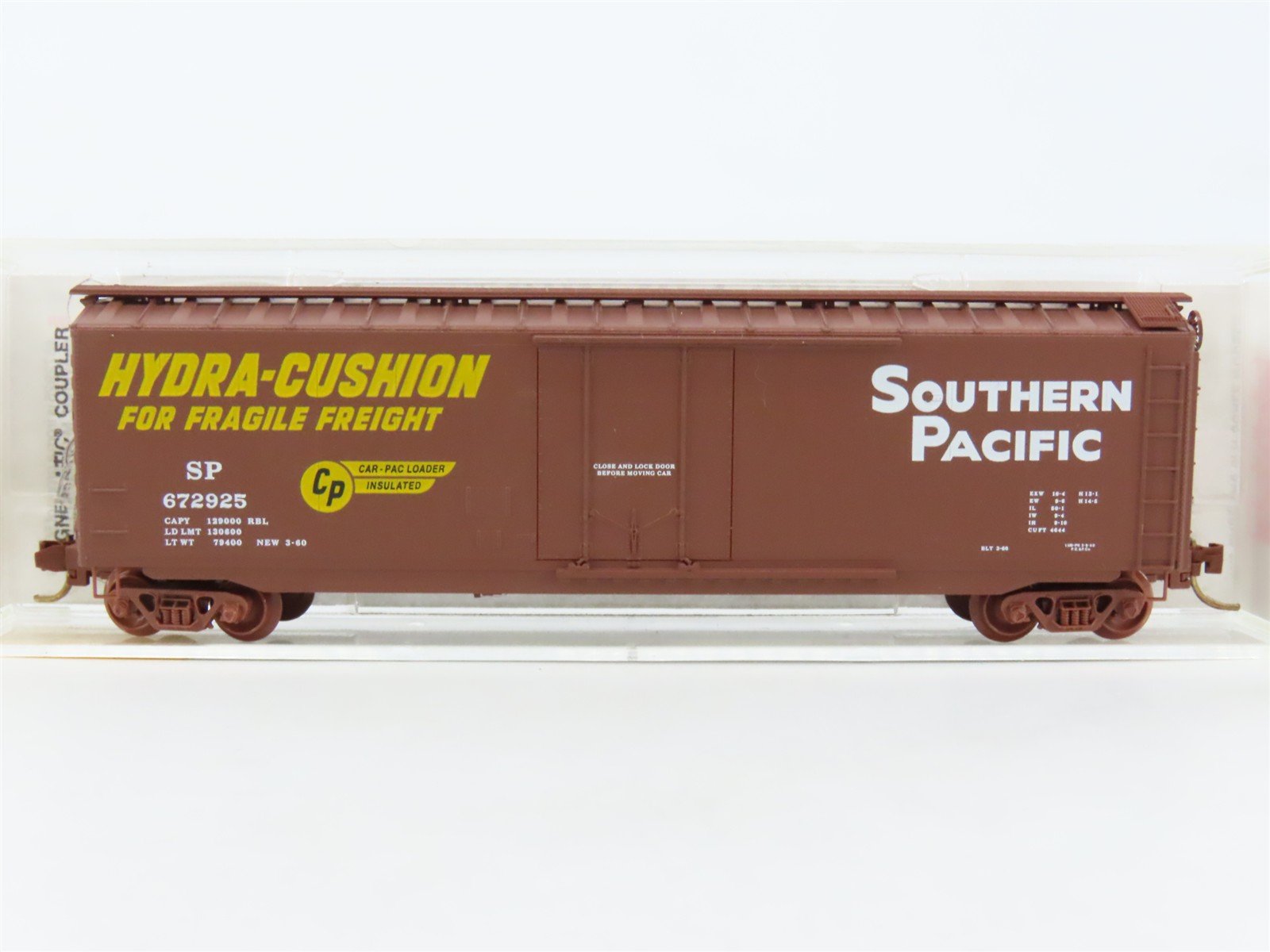 N Scale Micro-Trains MTL 32160 SP Southern Pacific 50' Plug Door Box Car #672925