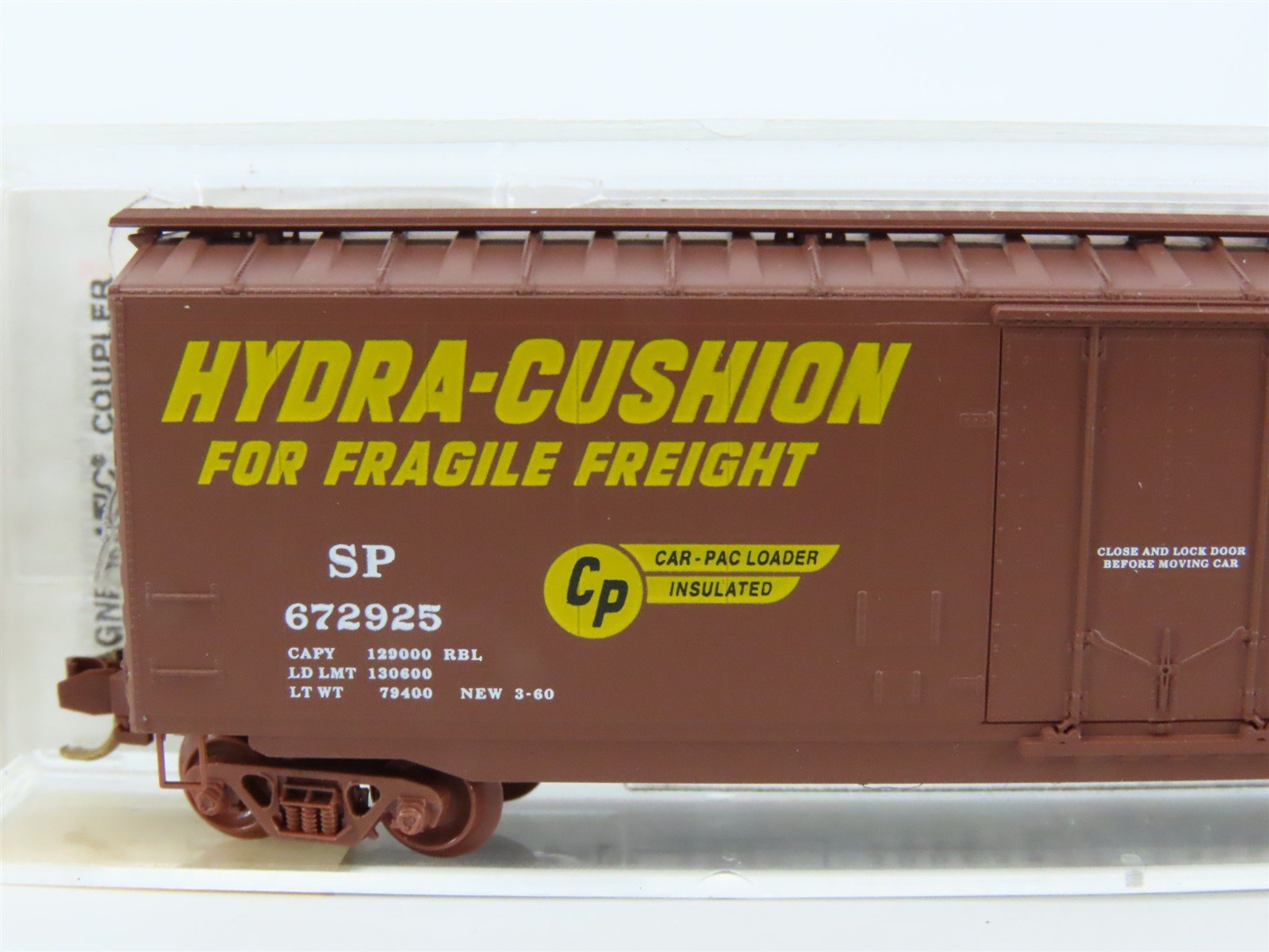 N Scale Micro-Trains MTL 32160 SP Southern Pacific 50' Plug Door Box Car #672925