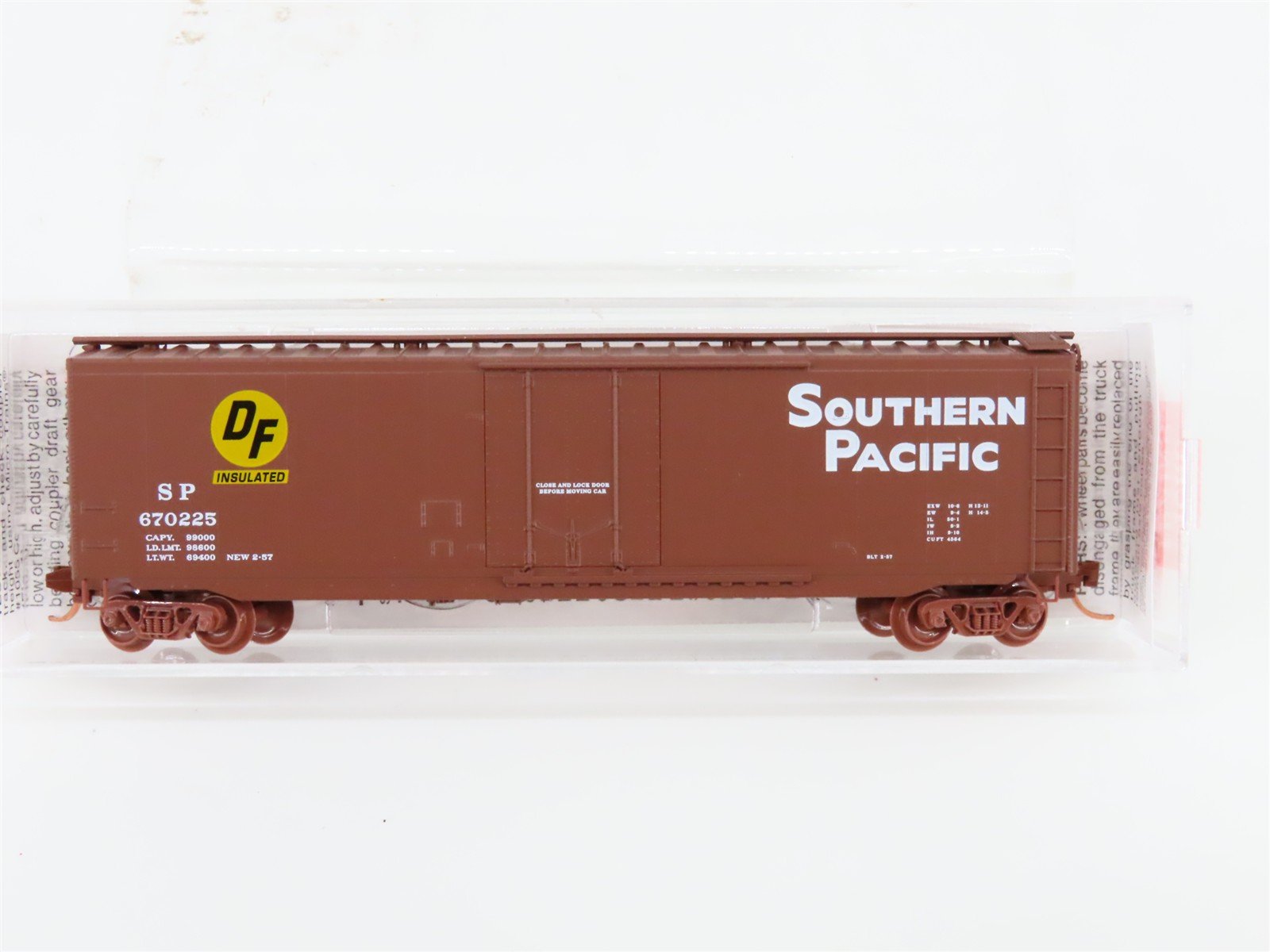 N Scale Micro-Trains MTL 32380 SP Southern Pacific 50' Plug Door Box Car #670225