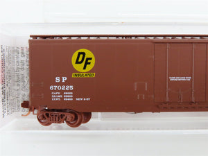 N Scale Micro-Trains MTL 32380 SP Southern Pacific 50' Plug Door Box Car #670225