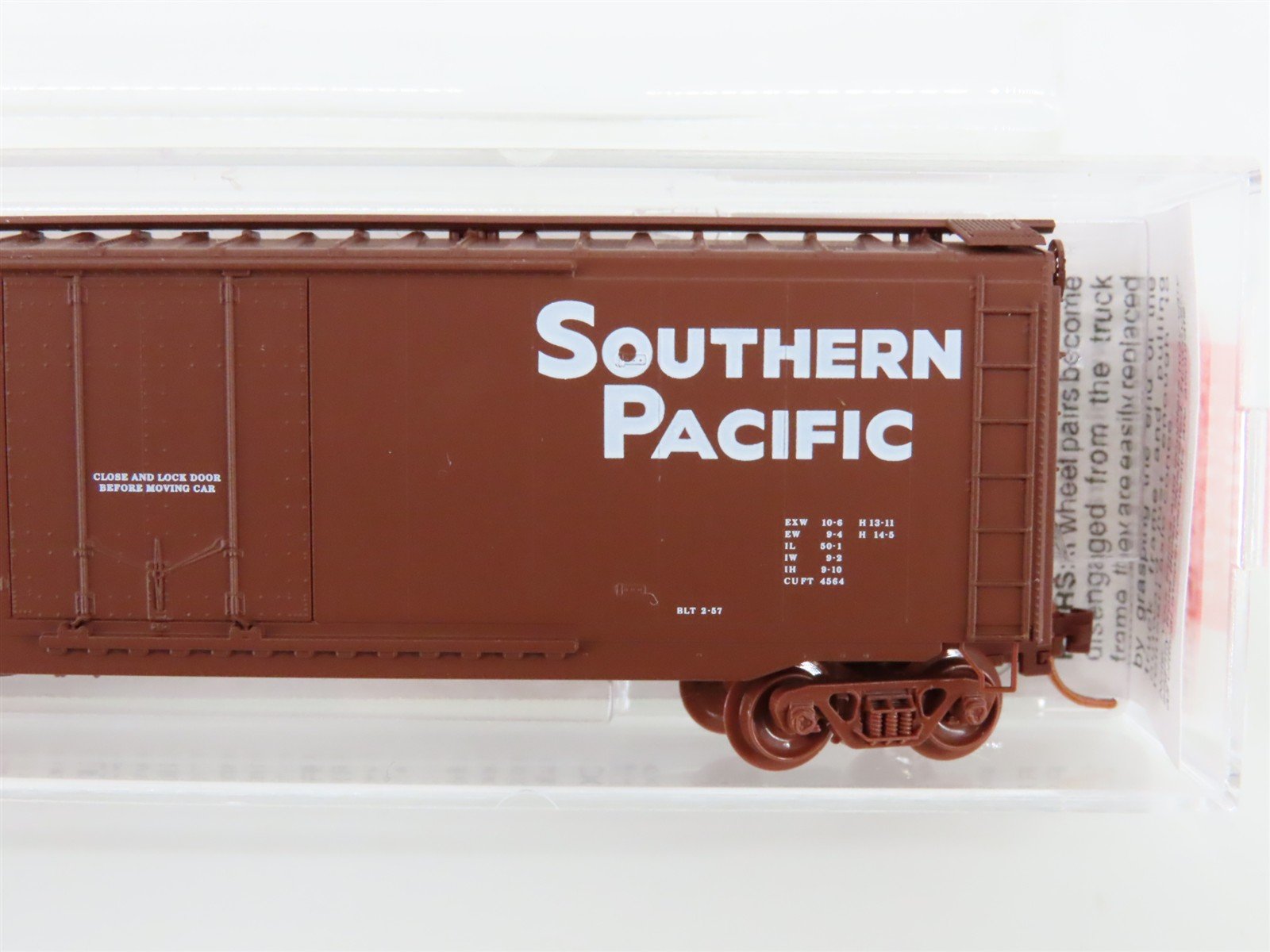 N Scale Micro-Trains MTL 32380 SP Southern Pacific 50' Plug Door Box Car #670225