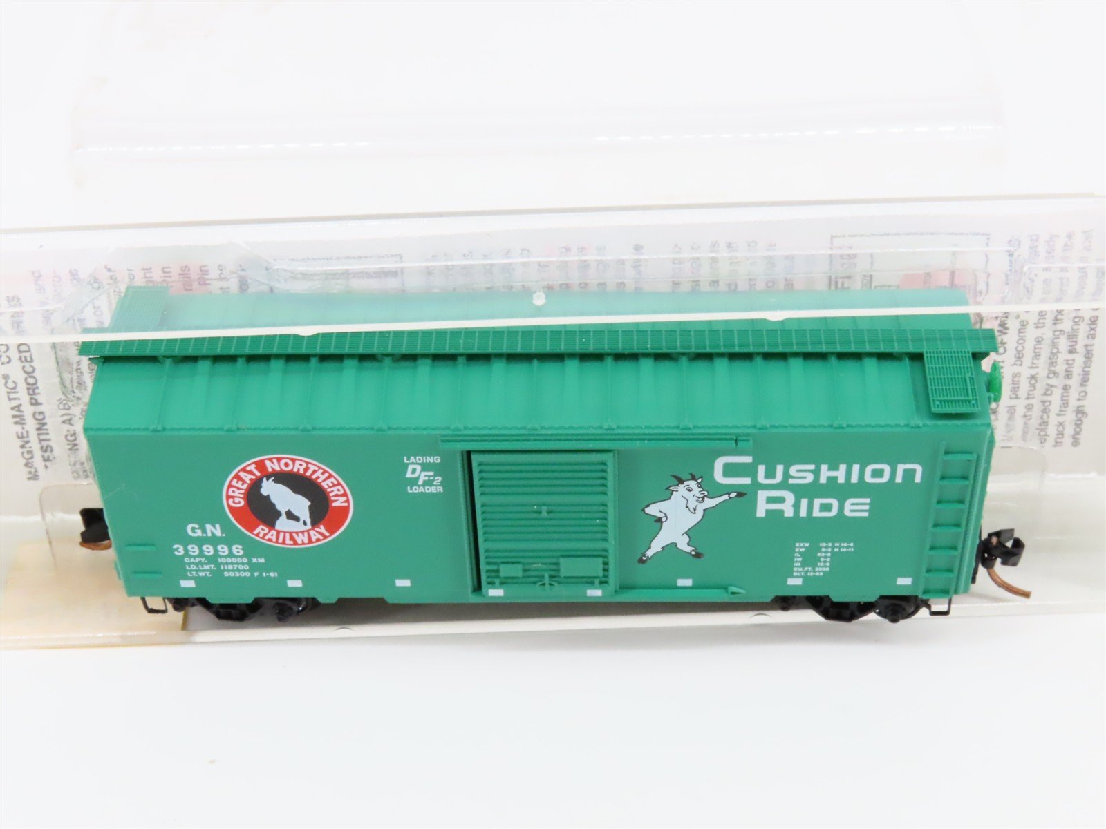 N Scale Micro-Trains MTL 20680 GN Great Northern 40' Single Door Box Car #39996
