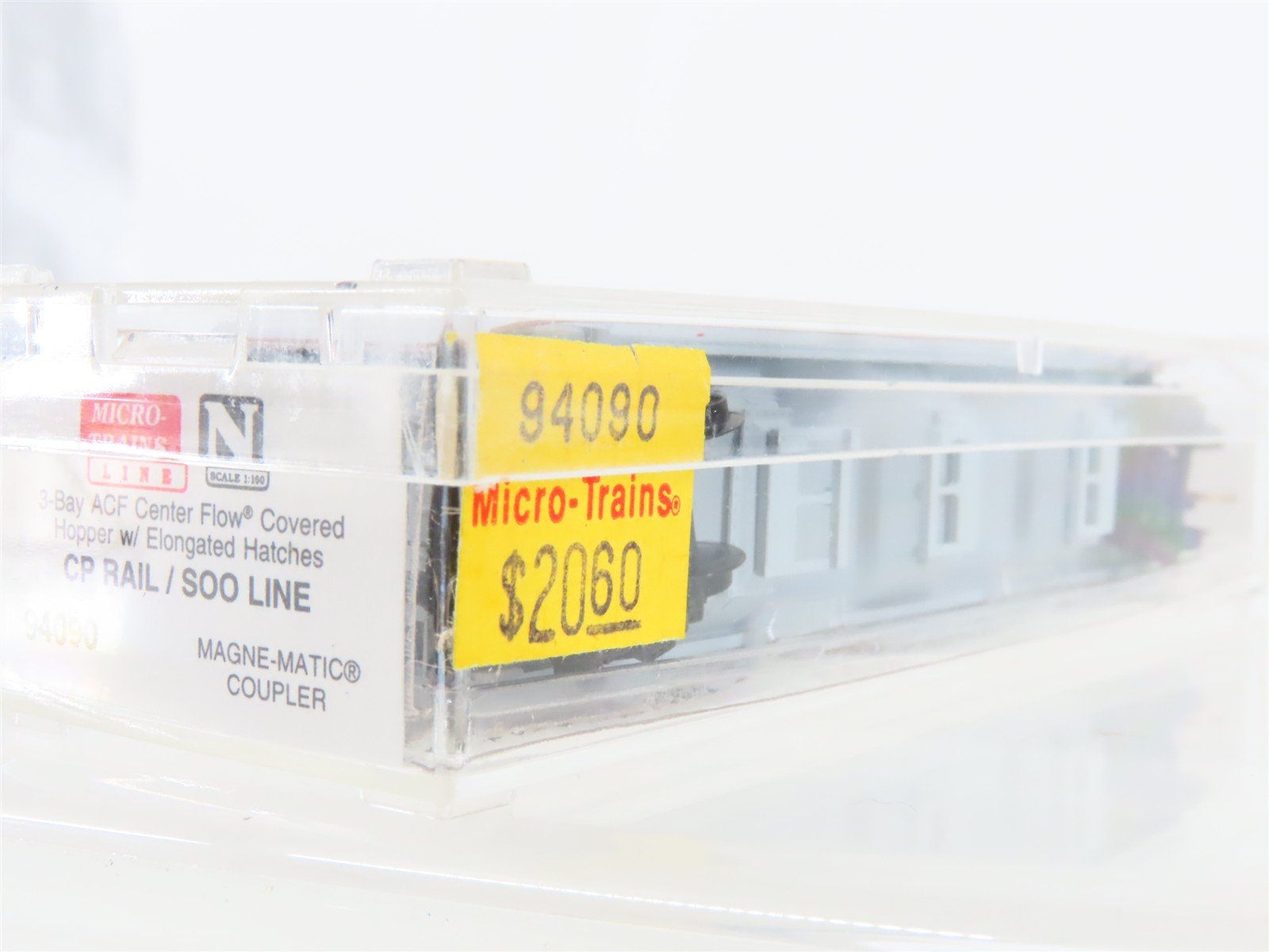N Scale Micro-Trains MTL 94090 CP Rail / SOO Line 3-Bay Covered Hopper #116960