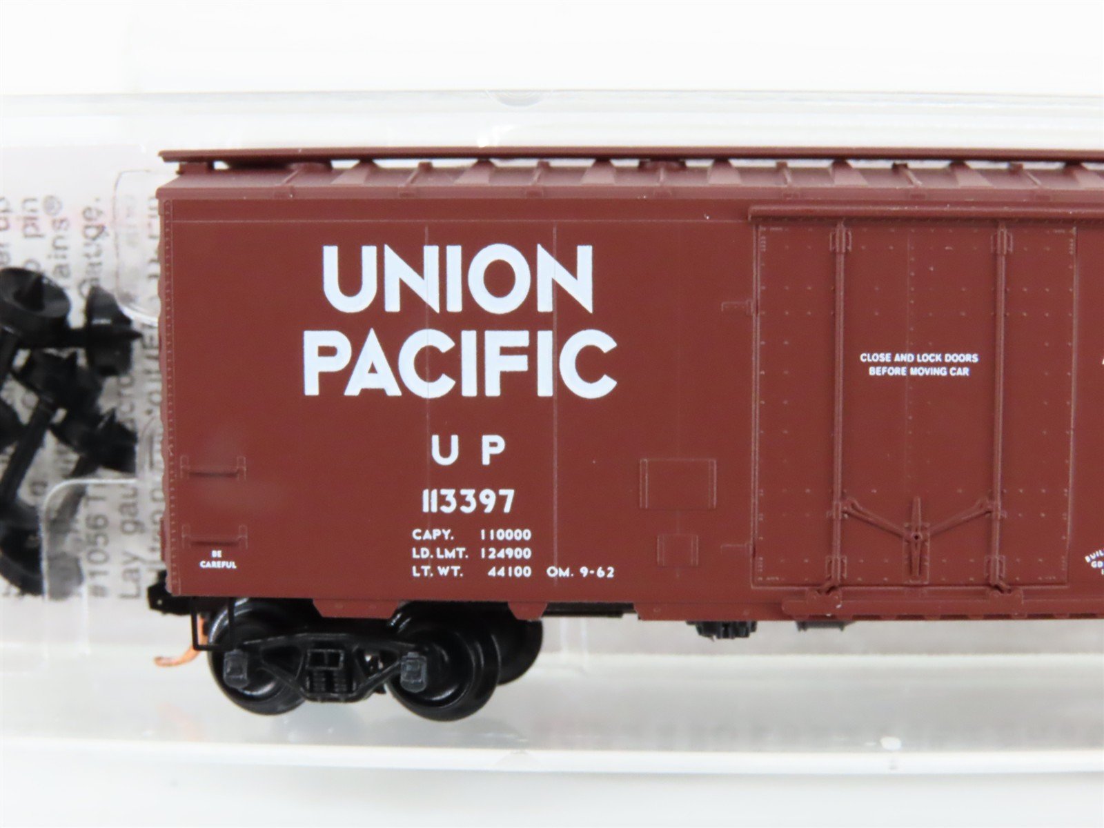 N Scale Micro-Trains MTL 21140 UP Union Pacific 40' Plug Door Box Car #113397