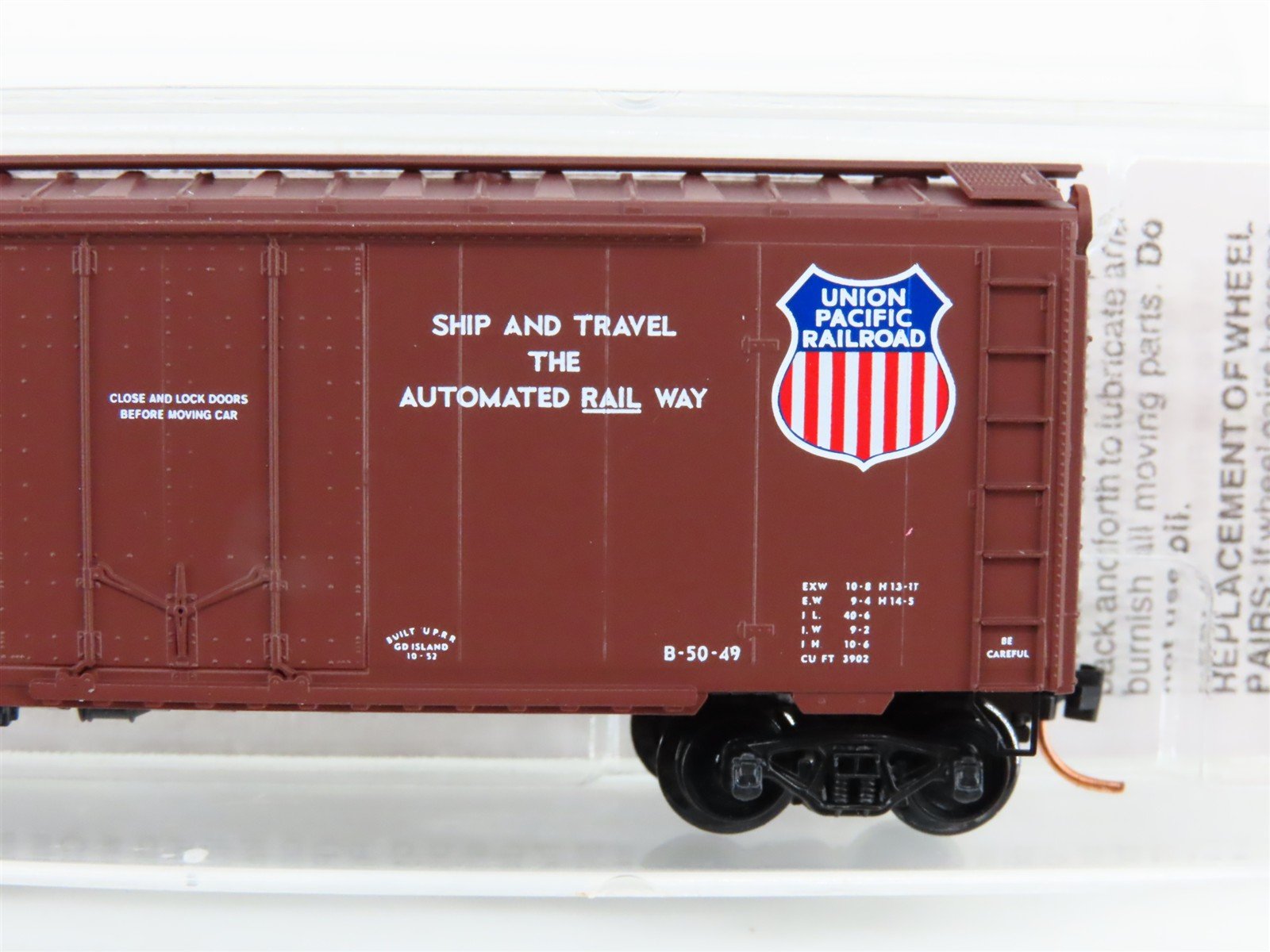 N Scale Micro-Trains MTL 21140 UP Union Pacific 40' Plug Door Box Car #113397