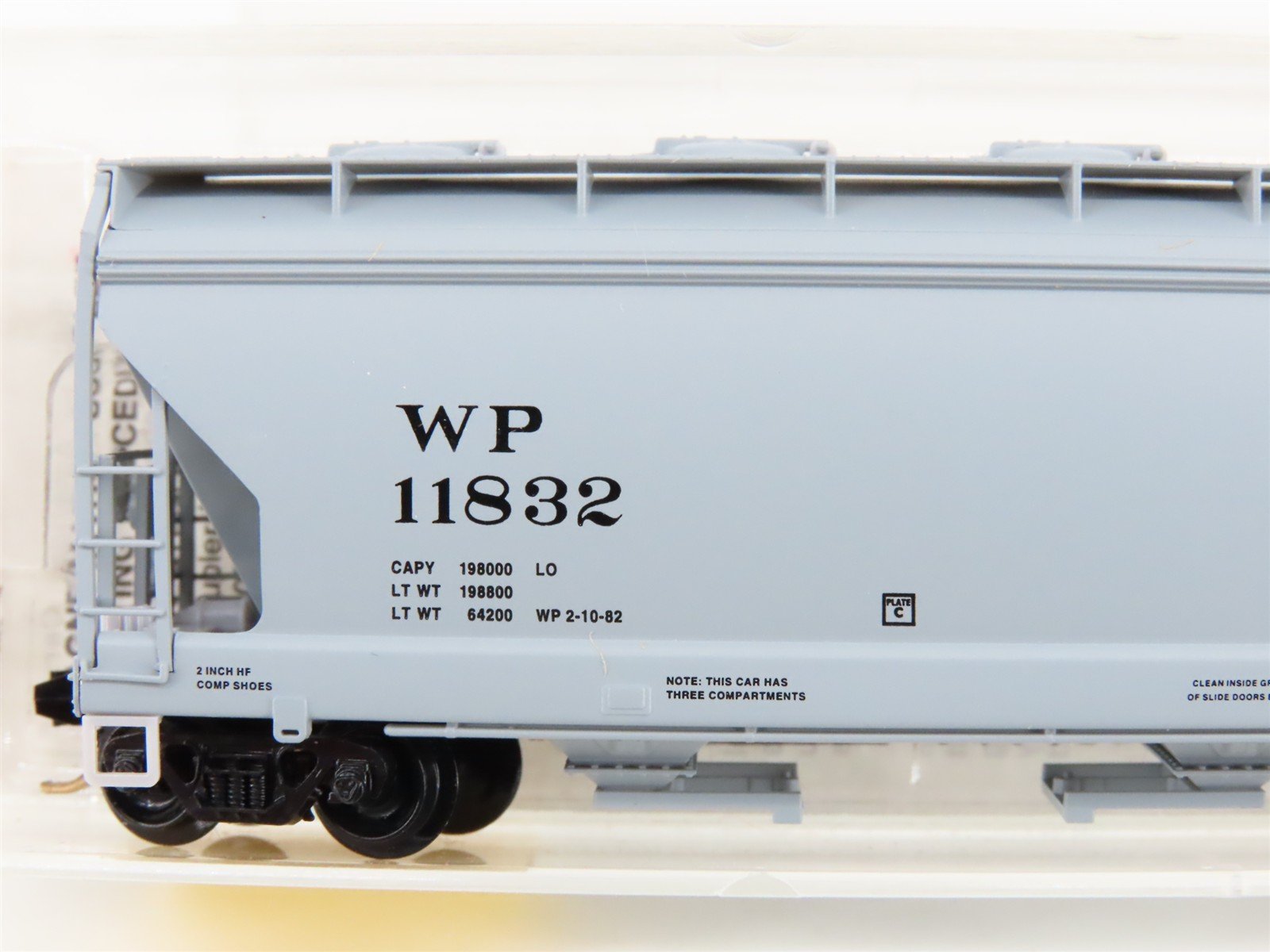 N Scale Micro-Trains MTL 93050 WP Western Pacific Feather 3-Bay Hopper #11832