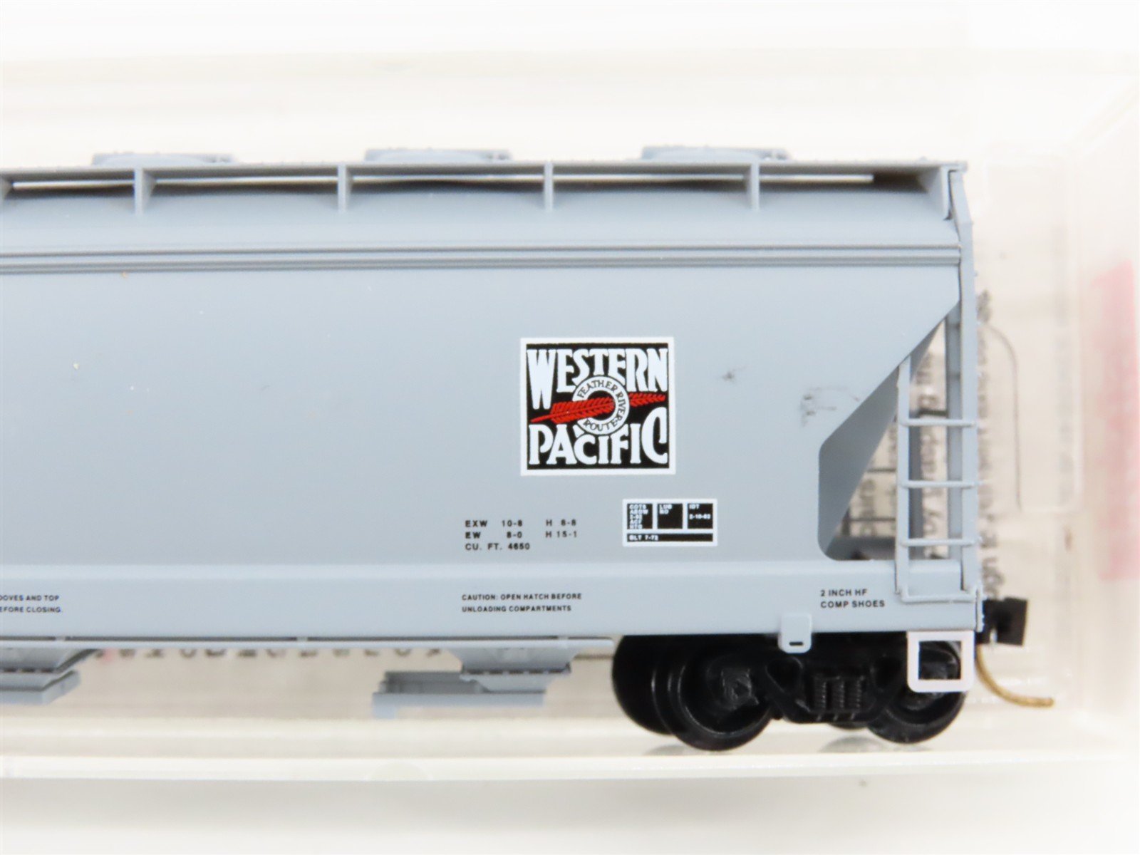 N Scale Micro-Trains MTL 93050 WP Western Pacific Feather 3-Bay Hopper #11832