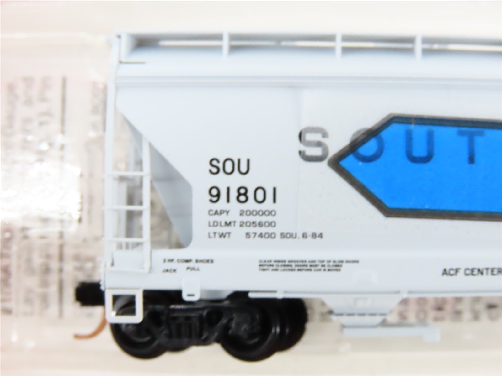 N Scale Micro-Trains MTL 92120 SOU Southern Railway 2-Bay Covered Hopper #91801