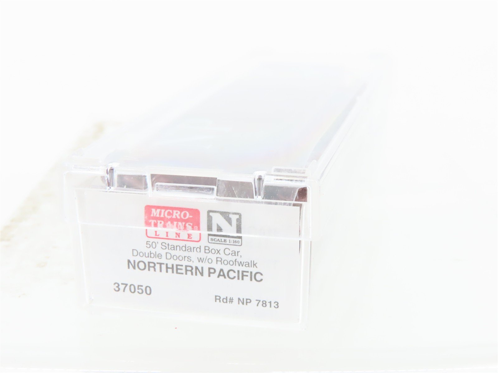N Scale Micro-Trains MTL 37050 NP Northern Pacific 50' Double Door Box Car #7813