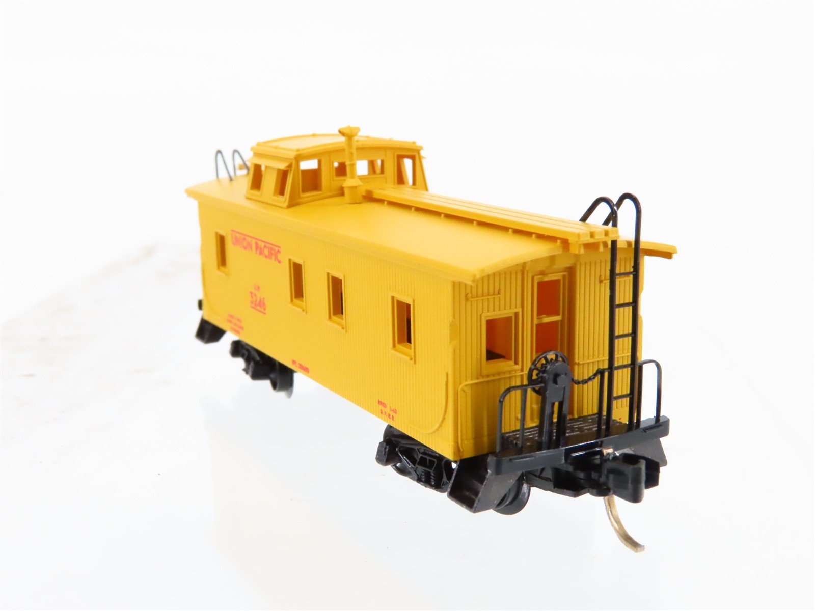 N Scale Micro-Trains MTL 50100 UP Union Pacific Railroad 34' Wood Caboose #3246