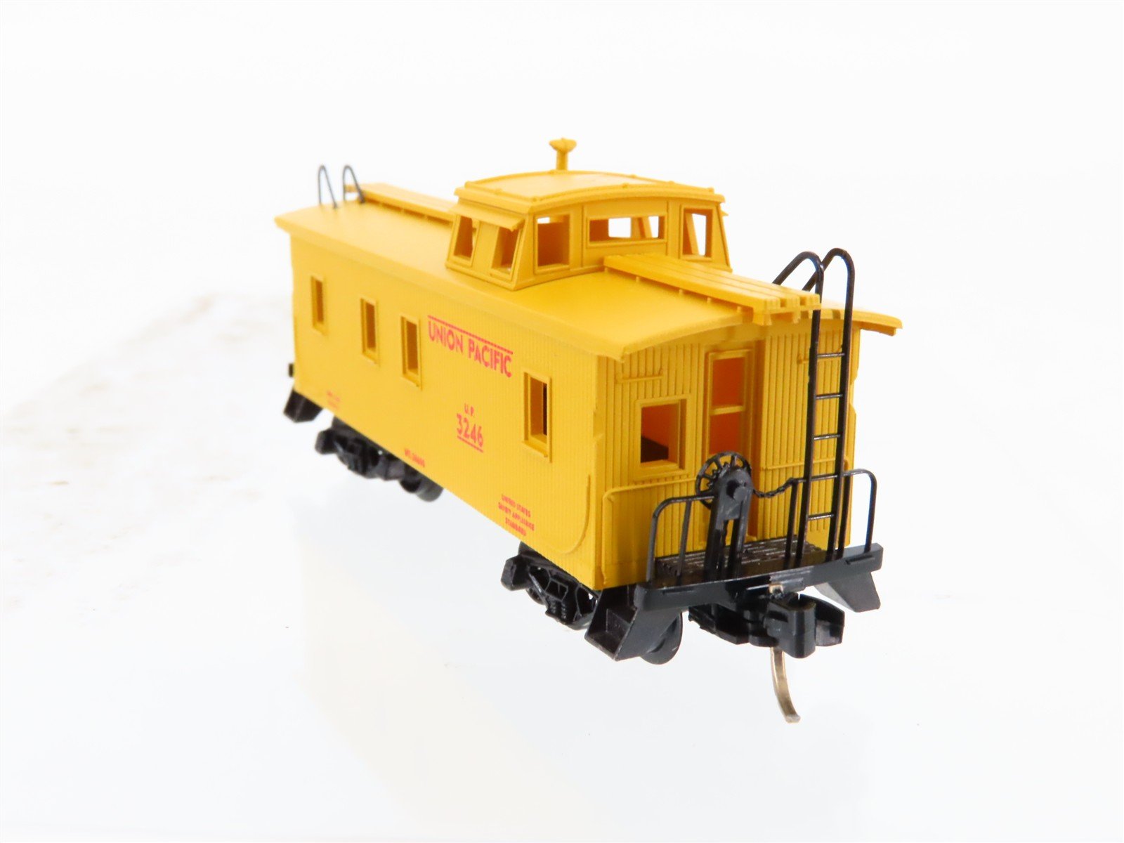 N Scale Micro-Trains MTL 50100 UP Union Pacific Railroad 34' Wood Caboose #3246