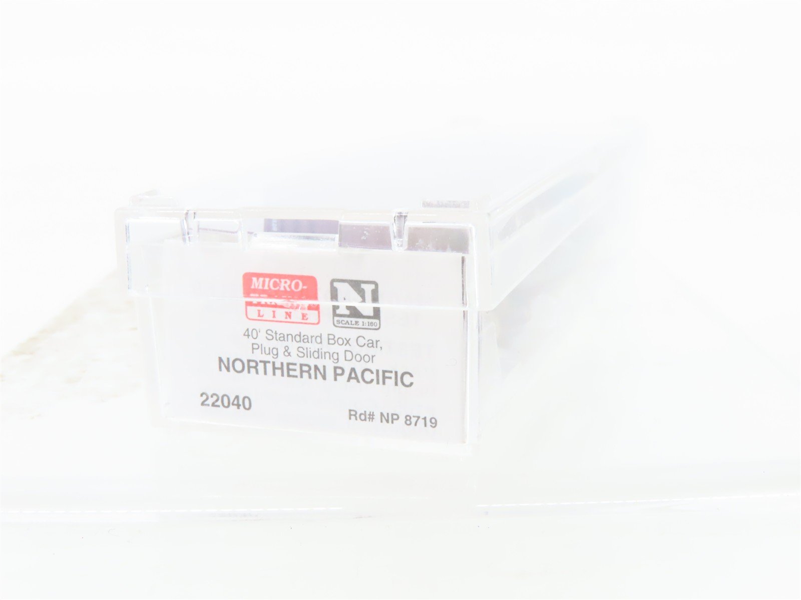 N Scale Micro-Trains MTL 22040 NP Northern Pacific Railway 40' Box Car #8719