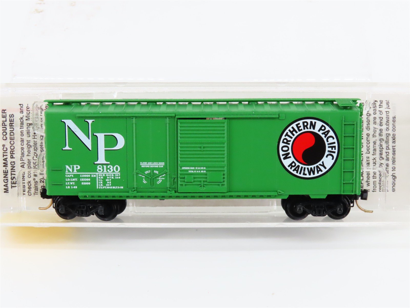 N Scale Micro-Trains MTL 22090 NP Northern Pacific Railway 40' Box Car #8130