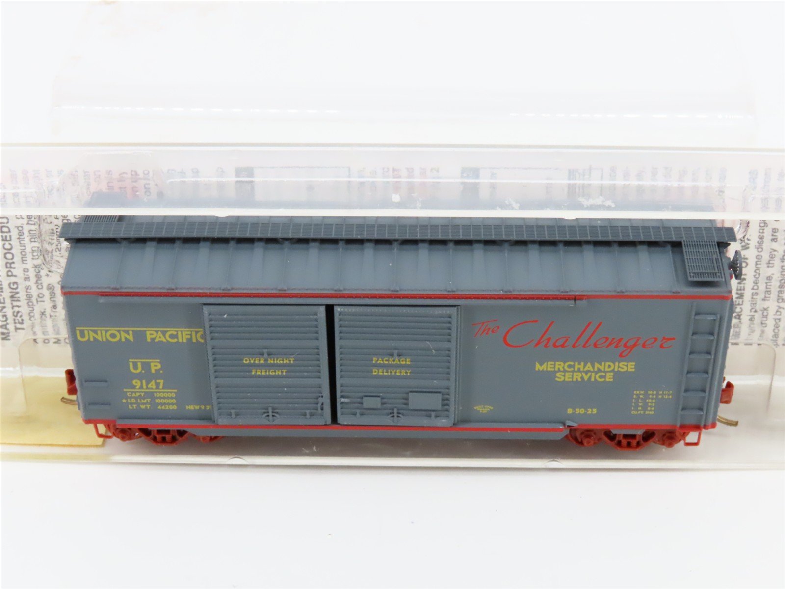 N Scale Micro-Trains MTL 23230 UP Union Pacific Challenger 40' Box Car #9147