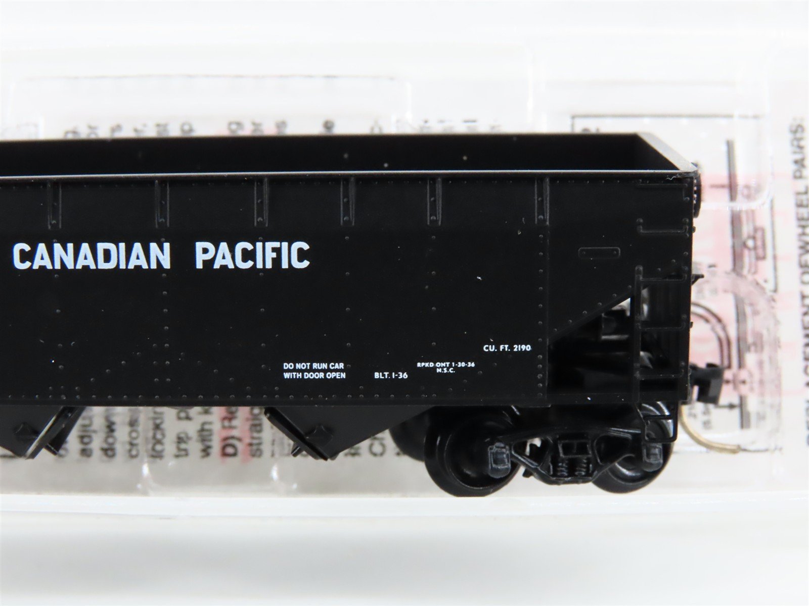 N Scale Micro-Trains MTL 55150 CP Canadian Pacific 33' 2-Bay Open Hopper #354037