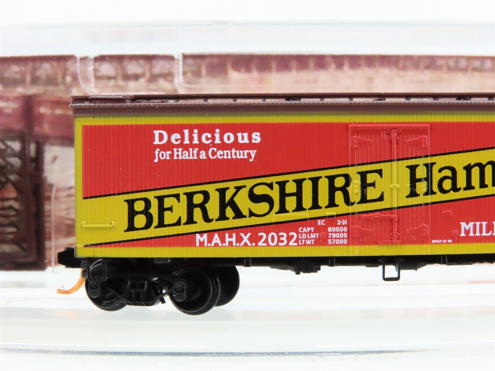 N Scale Micro-Trains MTL 05800506 MAHX Miller & Hart 36' Wood Ice Reefer #2032