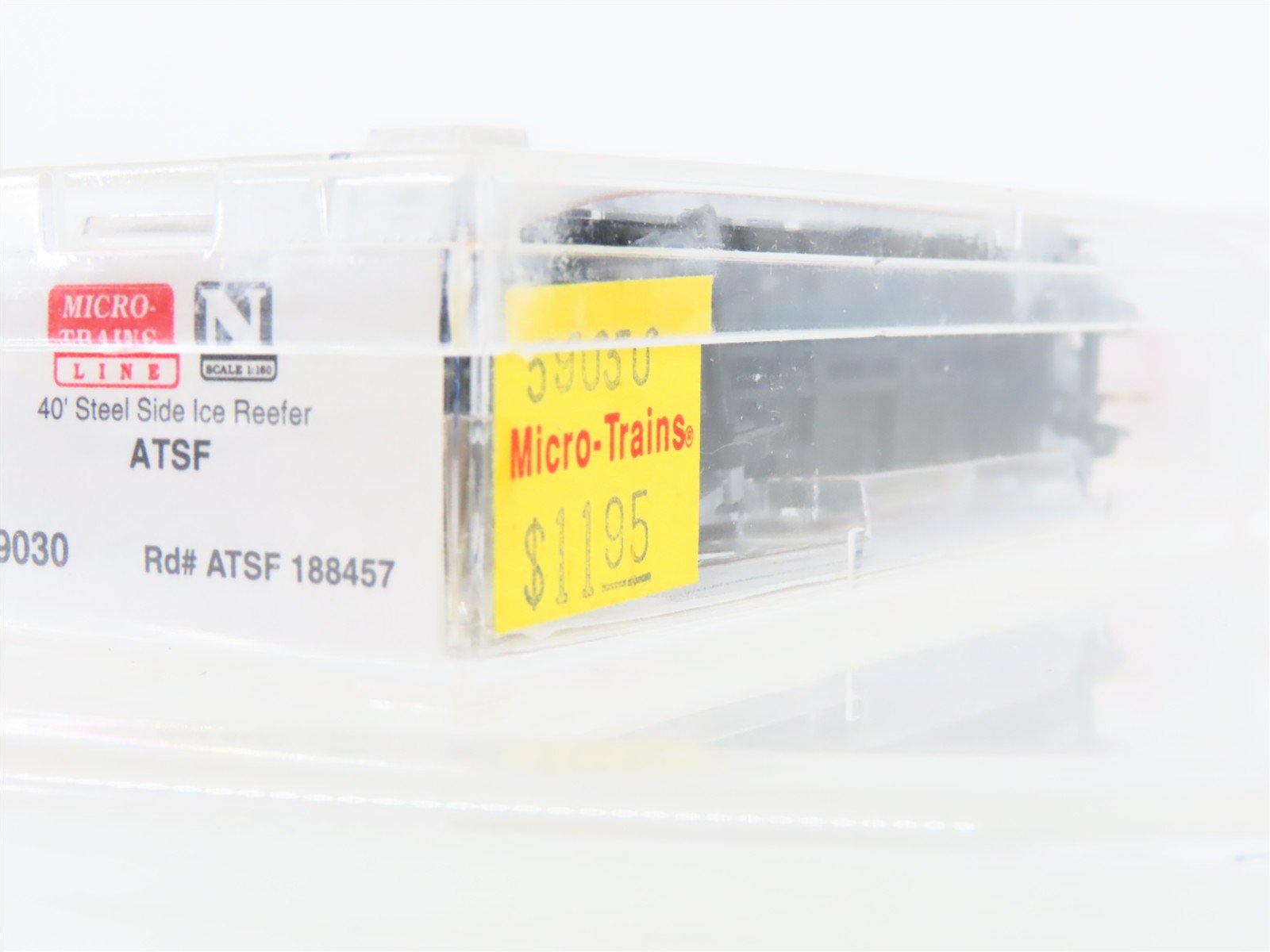 N Scale Micro-Trains MTL 59030 ATSF Santa Fe 40' Steel Side Ice Reefer #188457