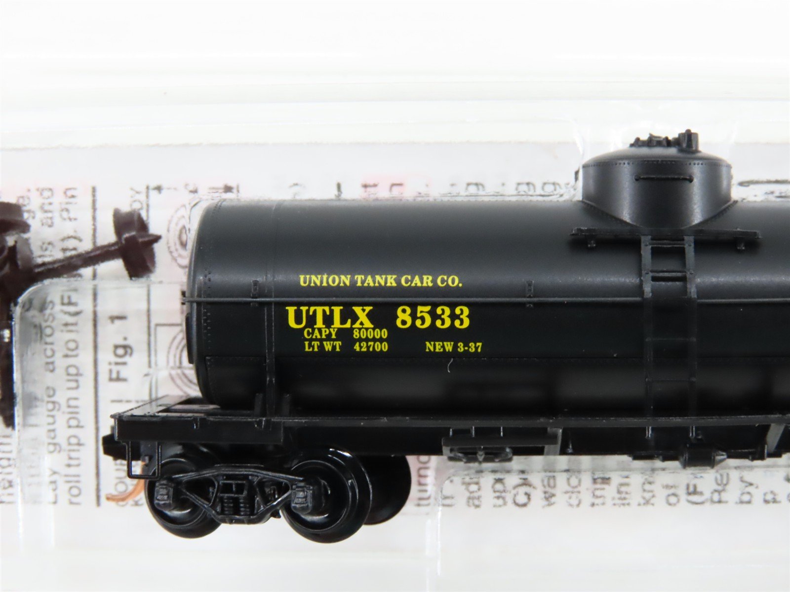 N Scale Micro-Trains MTL 65060 UTLX Union Tank Car Company 39' Tank Car #8533