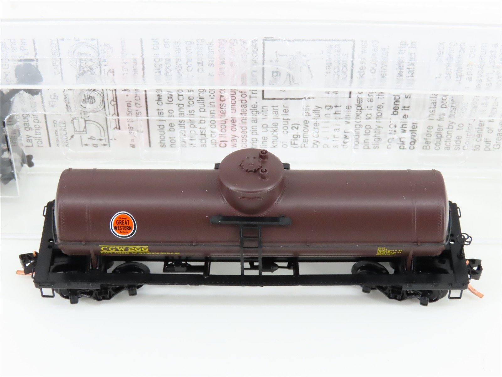 N Scale Micro-Trains MTL 65320 CGW Chicago Great Western 39' Tank Car #266