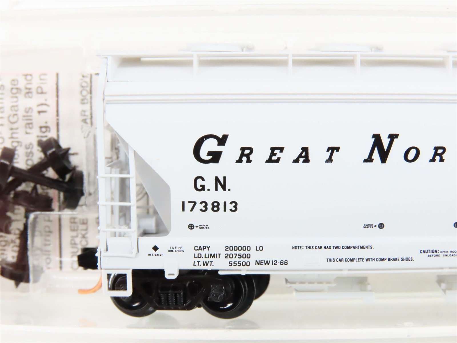 N Scale Micro-Trains MTL 92170 GN Great Northern 2-Bay Covered Hopper #173813