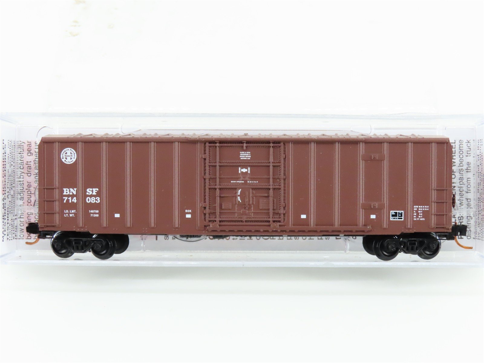 N Scale Micro-Trains MTL 02700300 BNSF Railway 50' Plug Door Box Car #714083