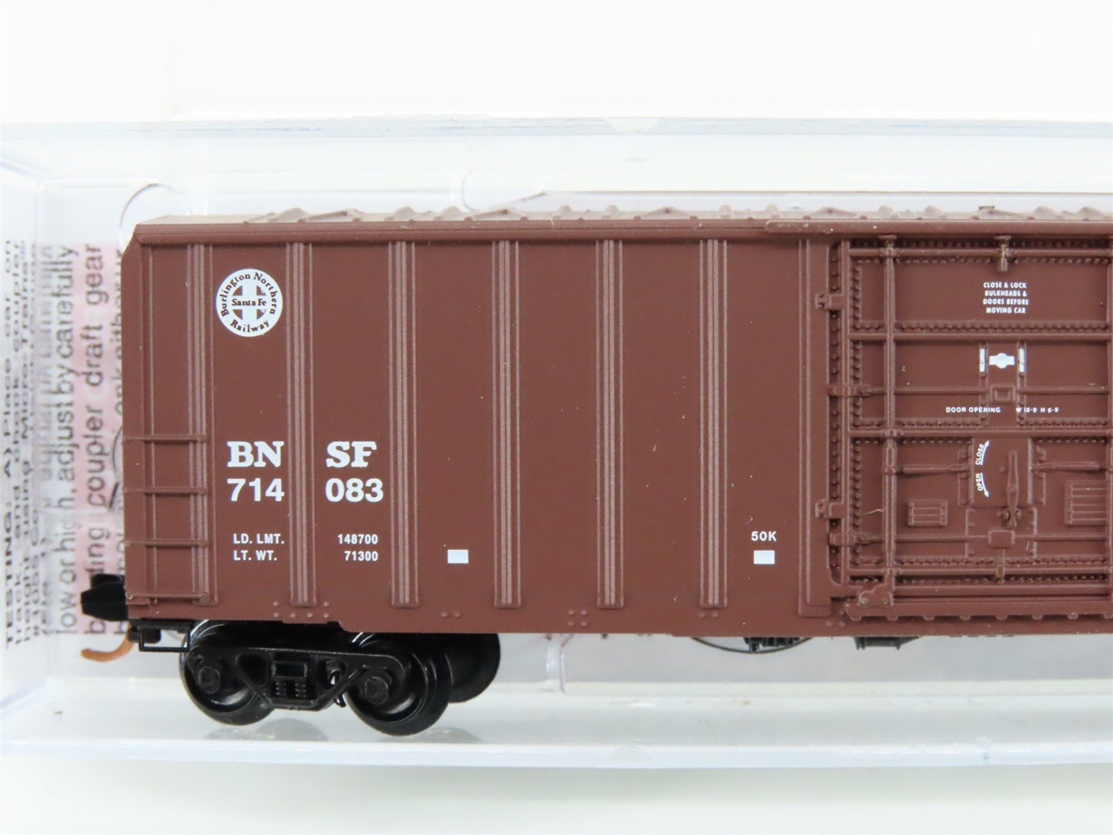 N Scale Micro-Trains MTL 02700300 BNSF Railway 50' Plug Door Box Car #714083