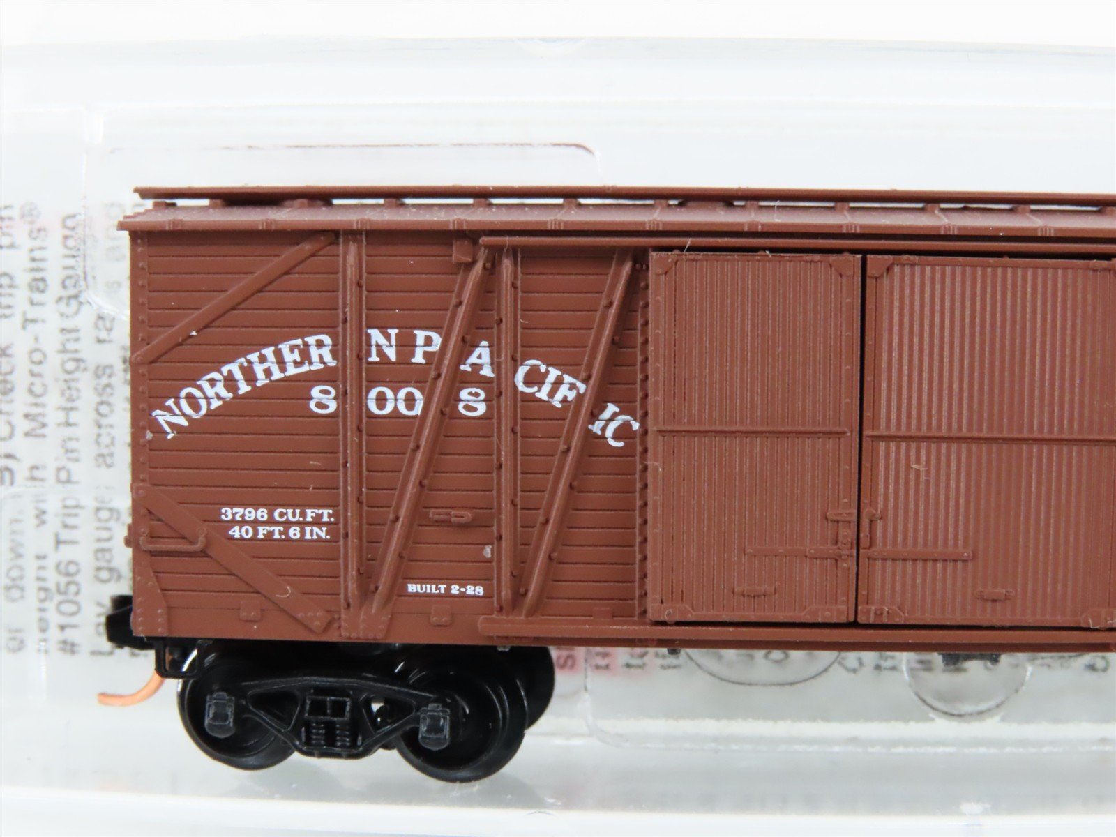 N Scale Micro-Trains MTL 29030 NP Northern Pacific Automobile 40' Box Car #8008